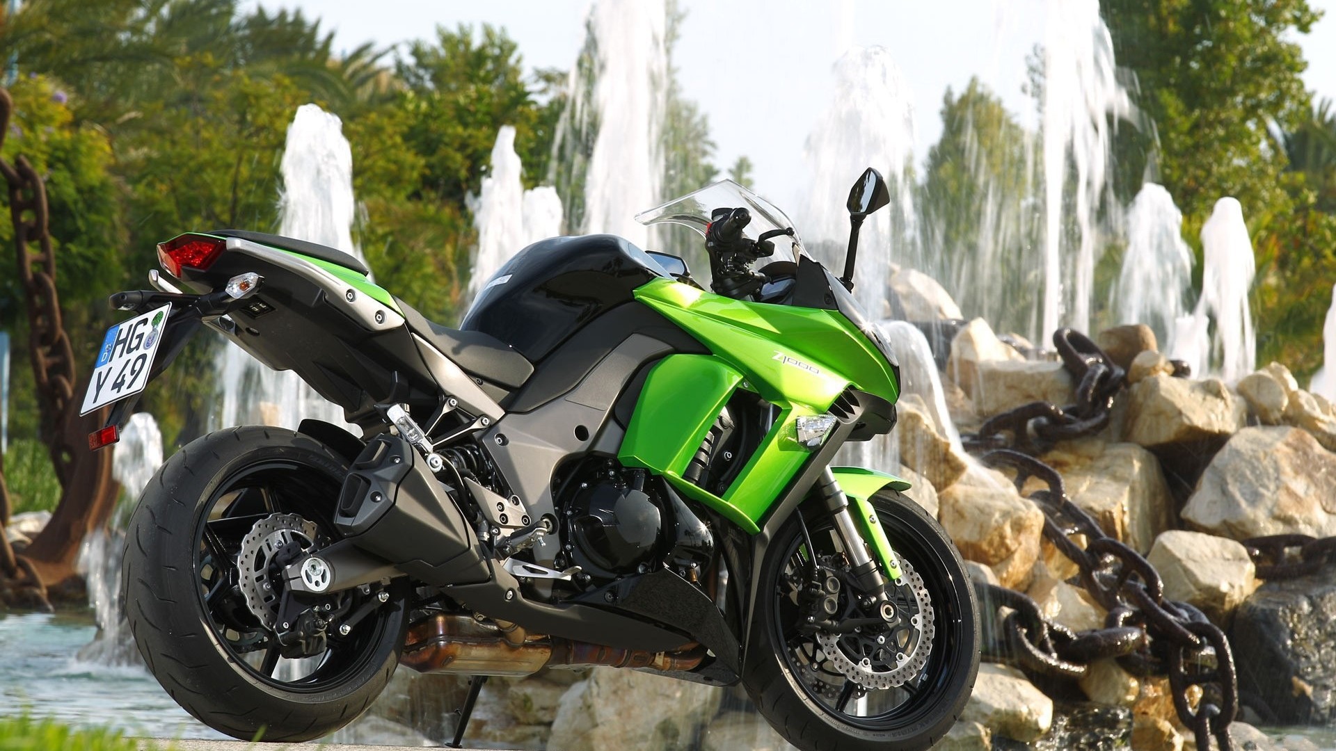 Green Kawasaki Z1000 Sport Bike by Fountain HD Wallpaper