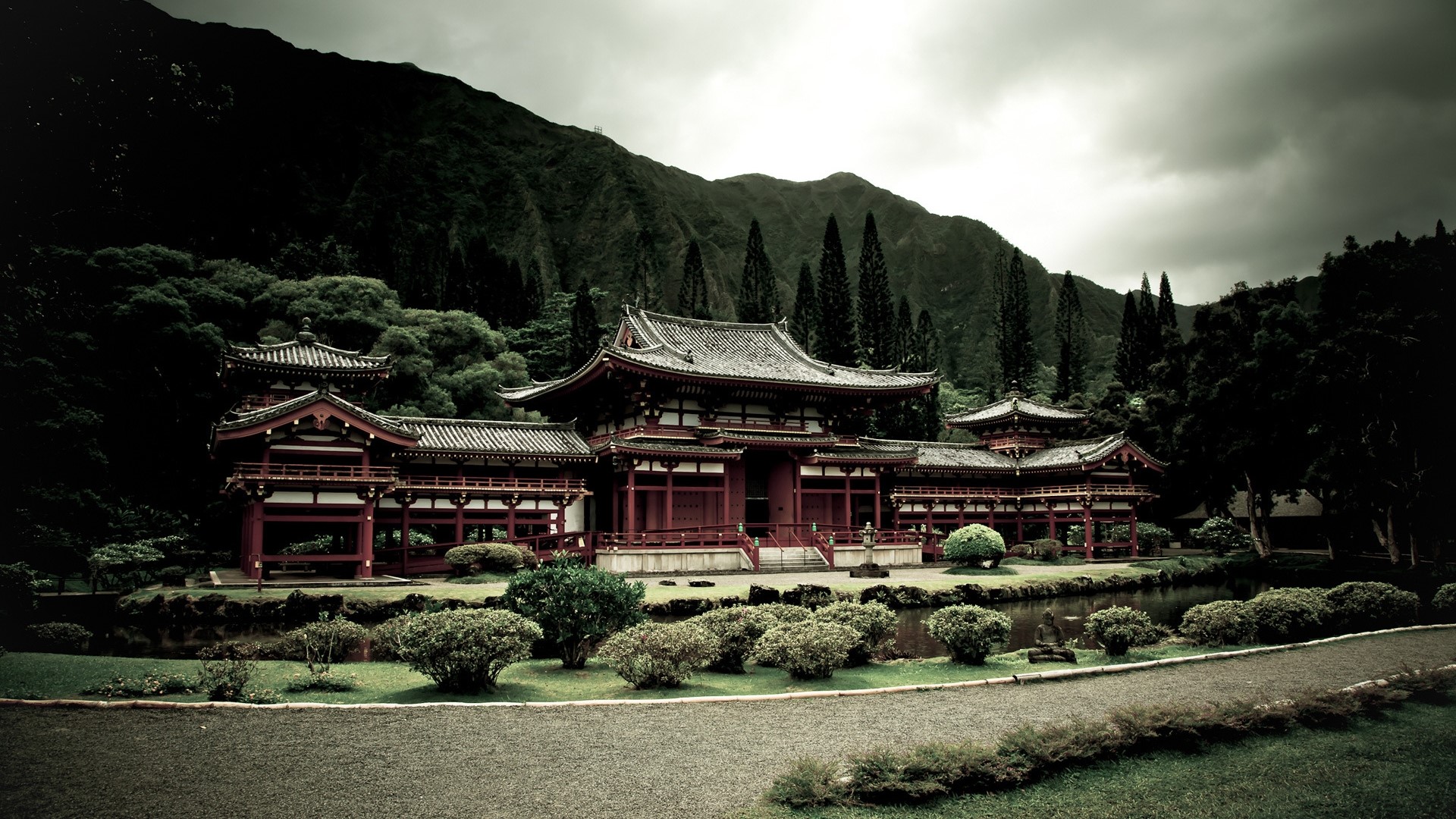 Byodo-In Temple in Hawaii HD Wallpaper