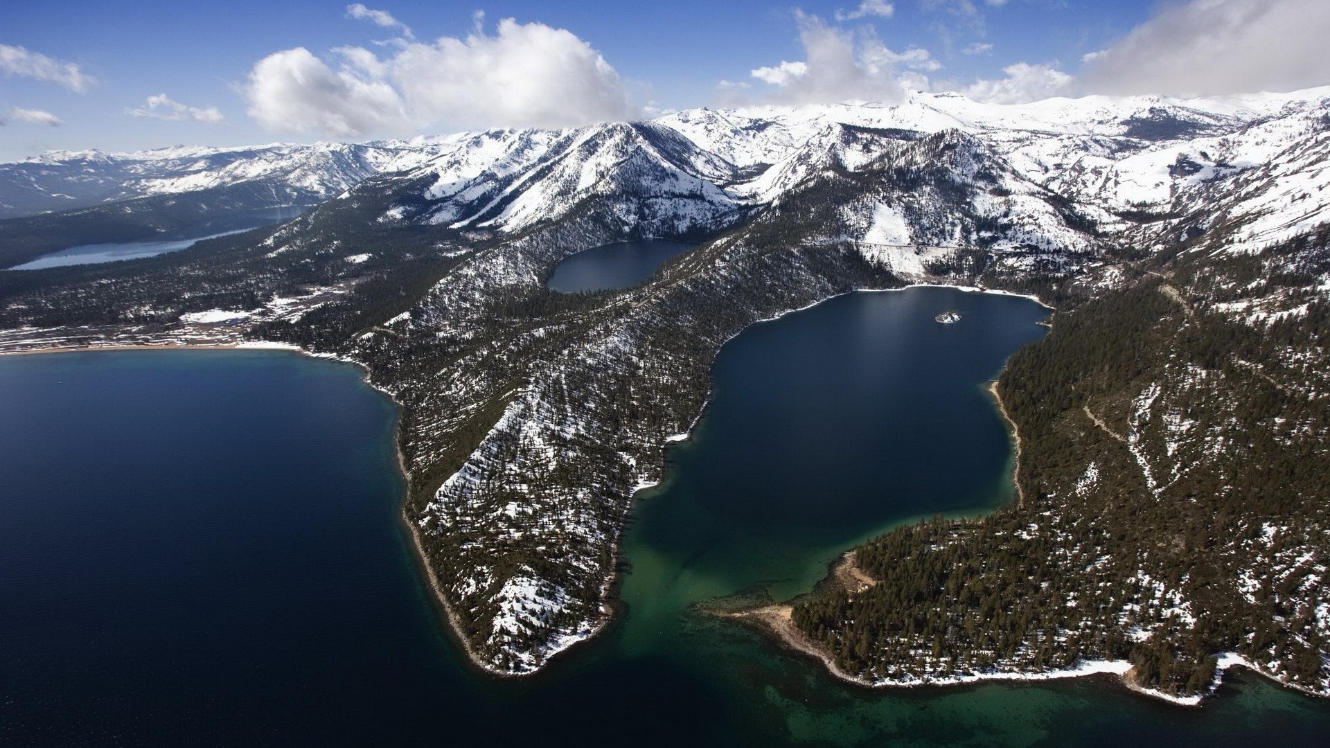 Emerald Bay State Park aerial view HD Wallpaper
