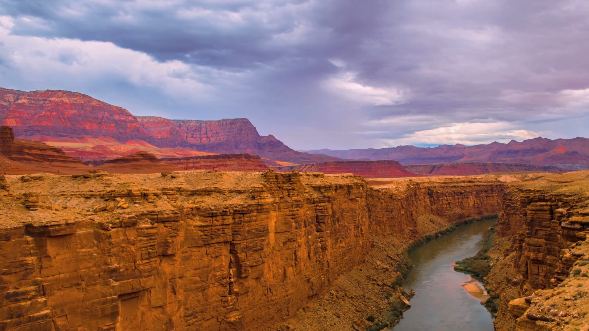 Colorado River Canyon with Red Mountains HD Wallpaper