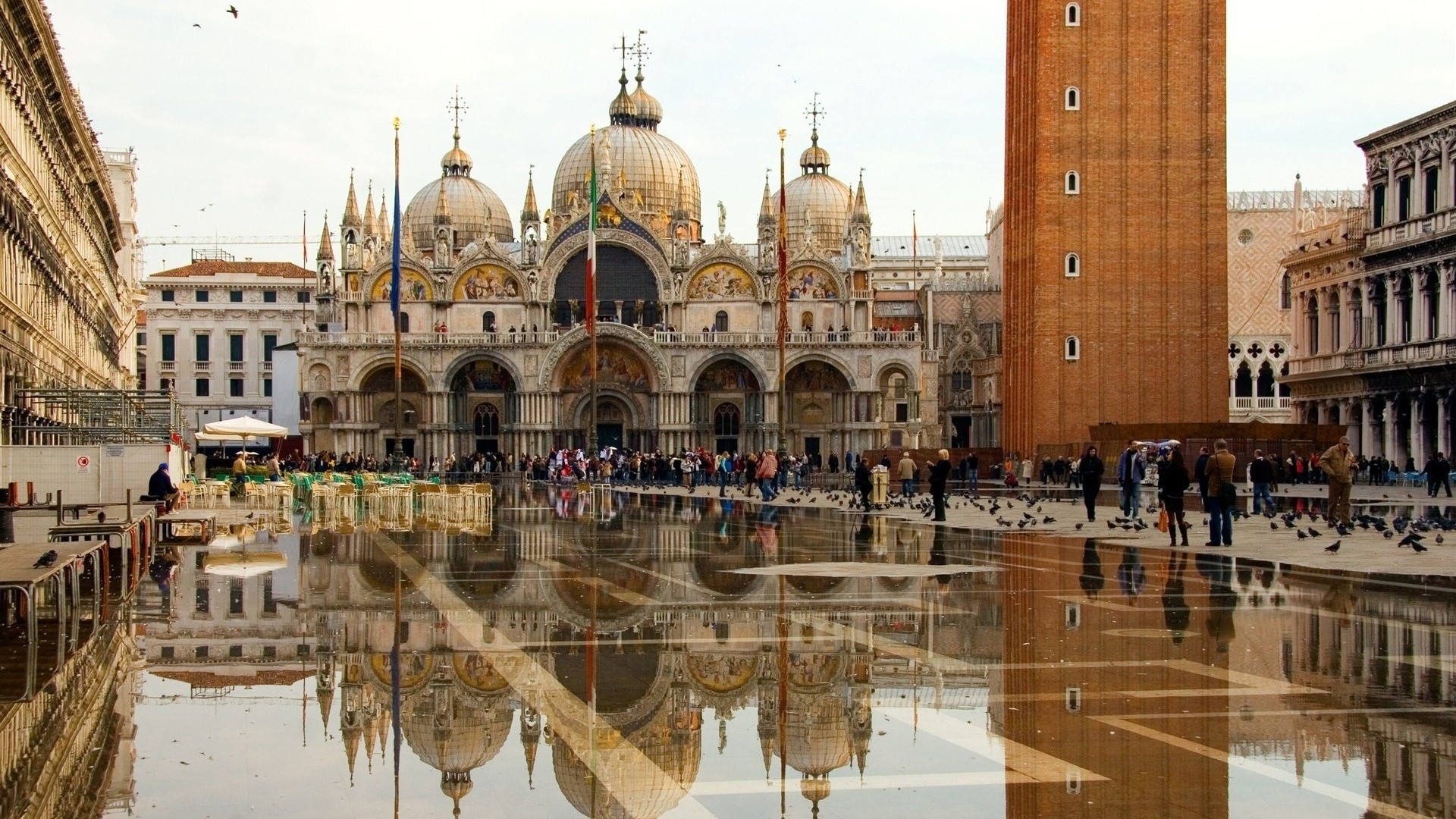 Basilica of Saint Mark in Venice with reflections HD Wallpaper
