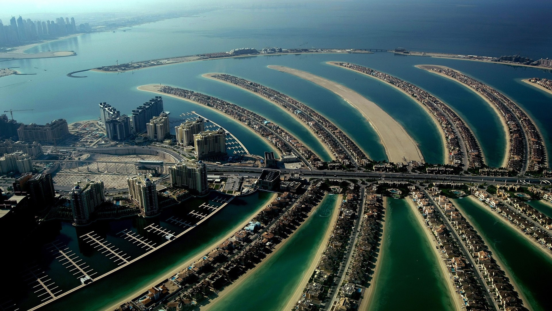 Aerial view of Palm Jumeirah in Dubai HD Wallpaper