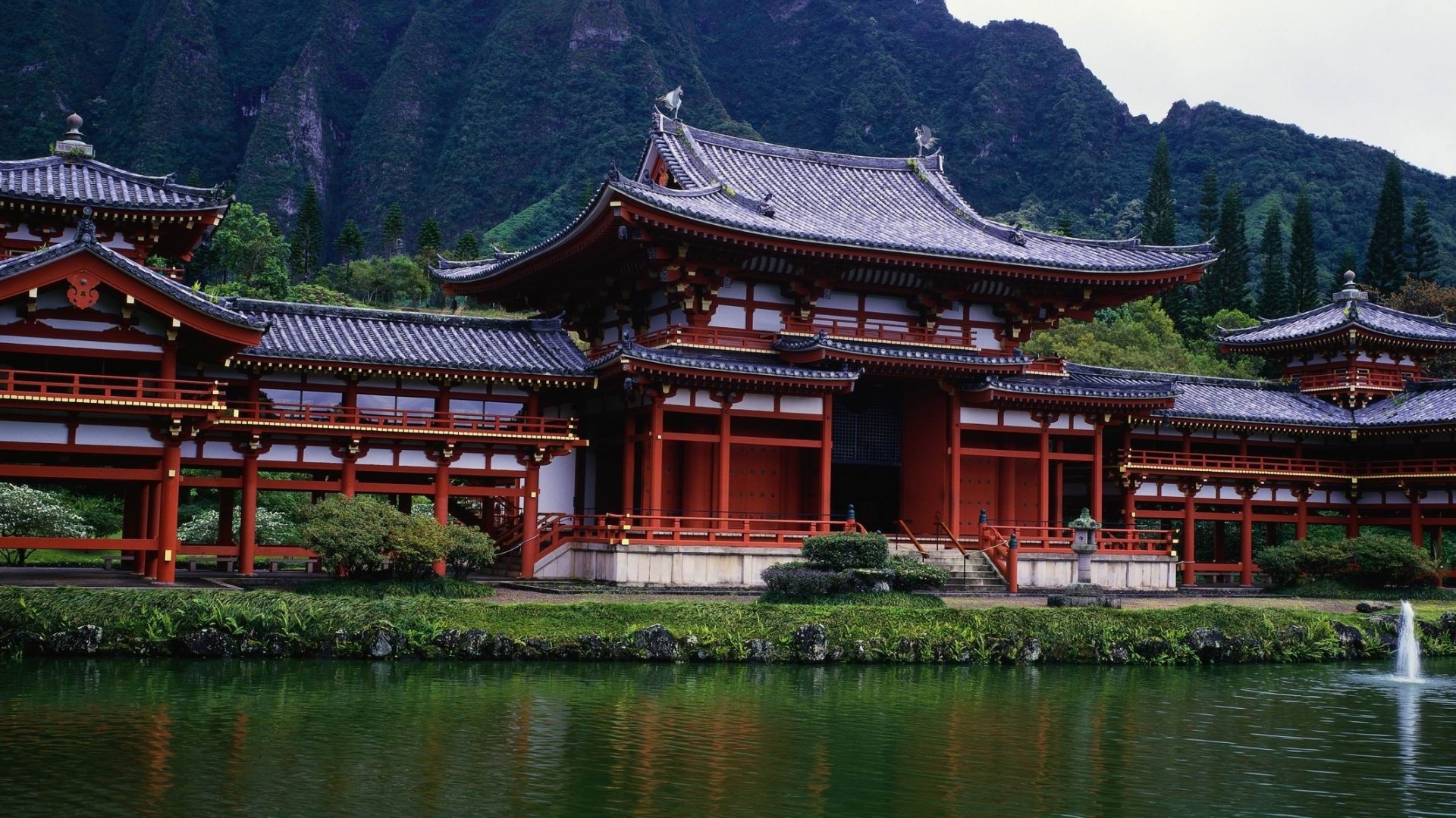 Byodo-In Temple with Mountains and Pond HD Wallpaper