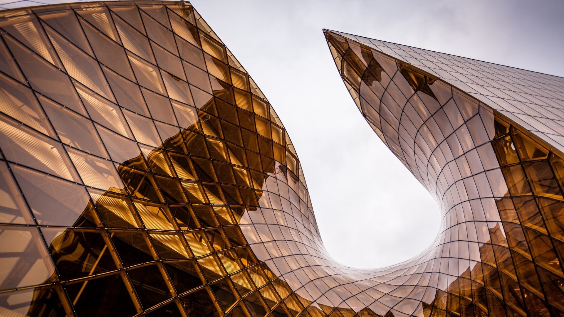 Glass Architecture in Malmo, Sweden HD Wallpaper