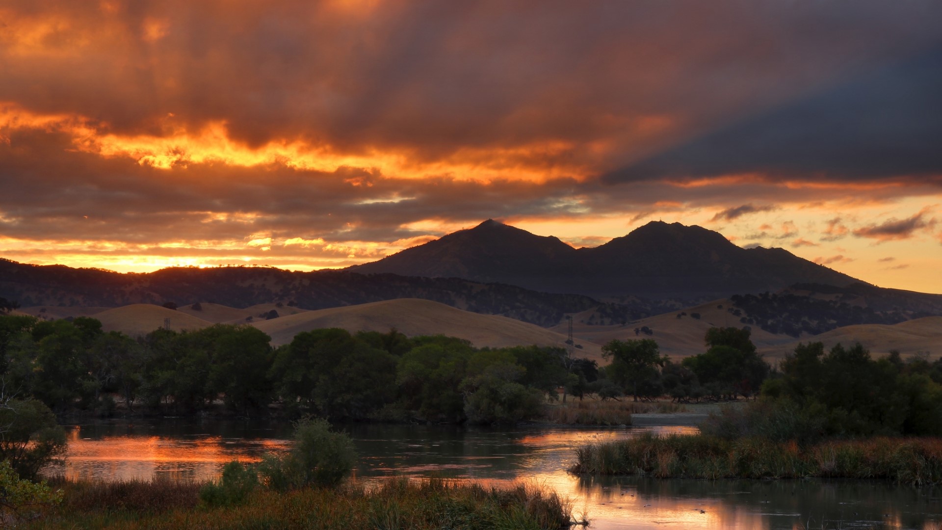Sunset over mountains and lake HD Wallpaper