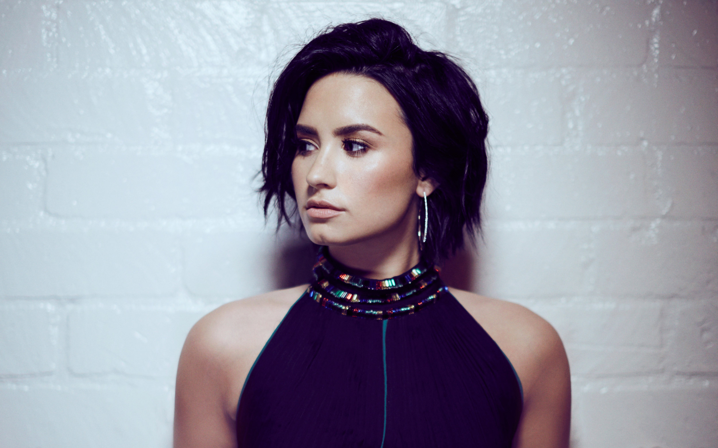 Demi Lovato HD Wallpaper