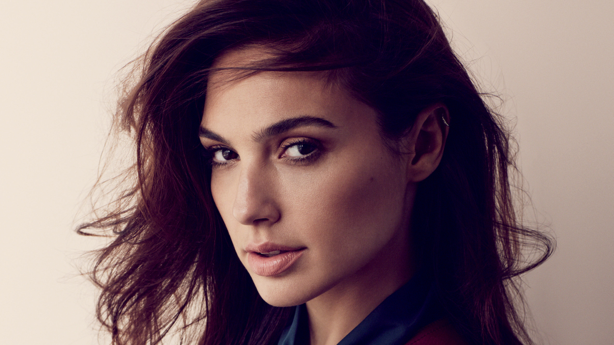 Gal Gadot HD Wallpaper