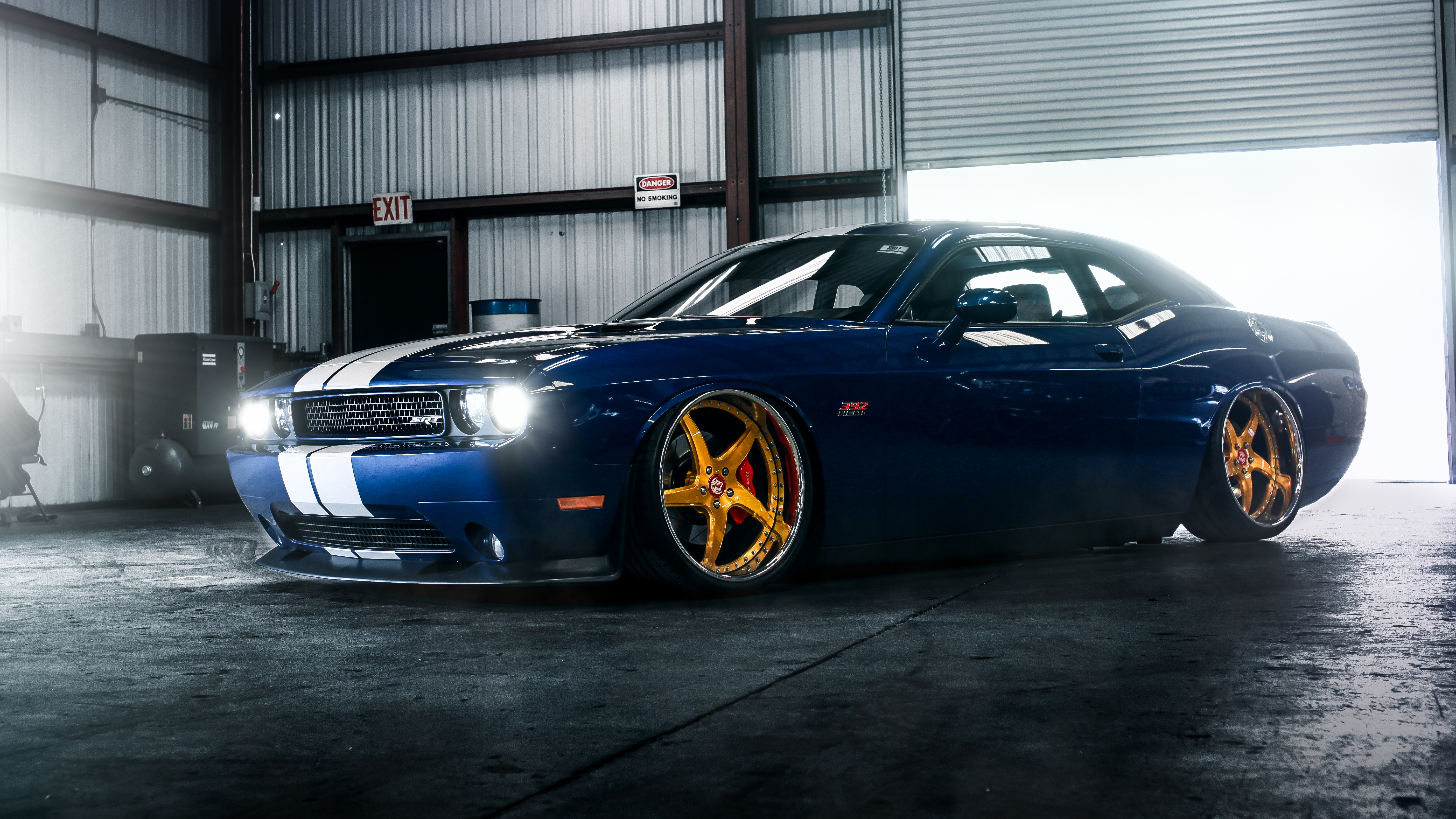 4K Dodge Challenger SRT 392 in garage HD Wallpaper