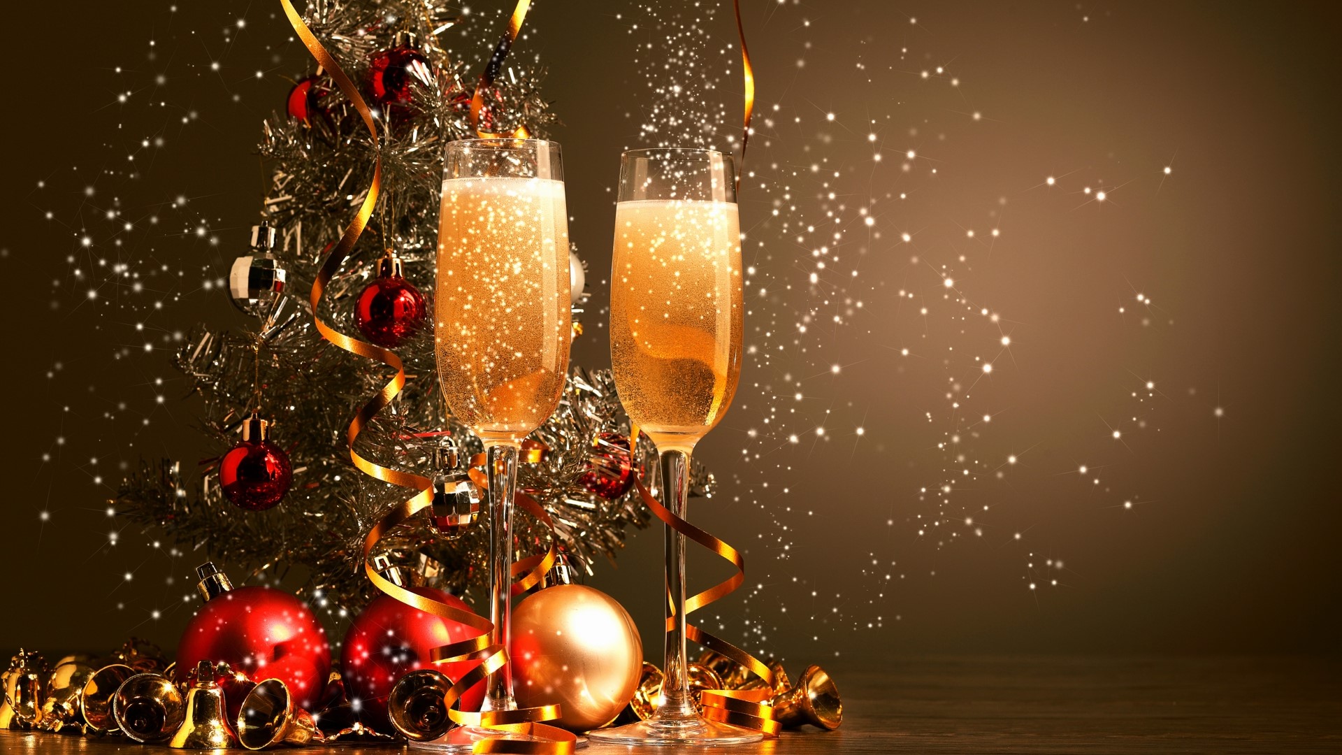 Champagne glasses with Christmas decorations HD Wallpaper