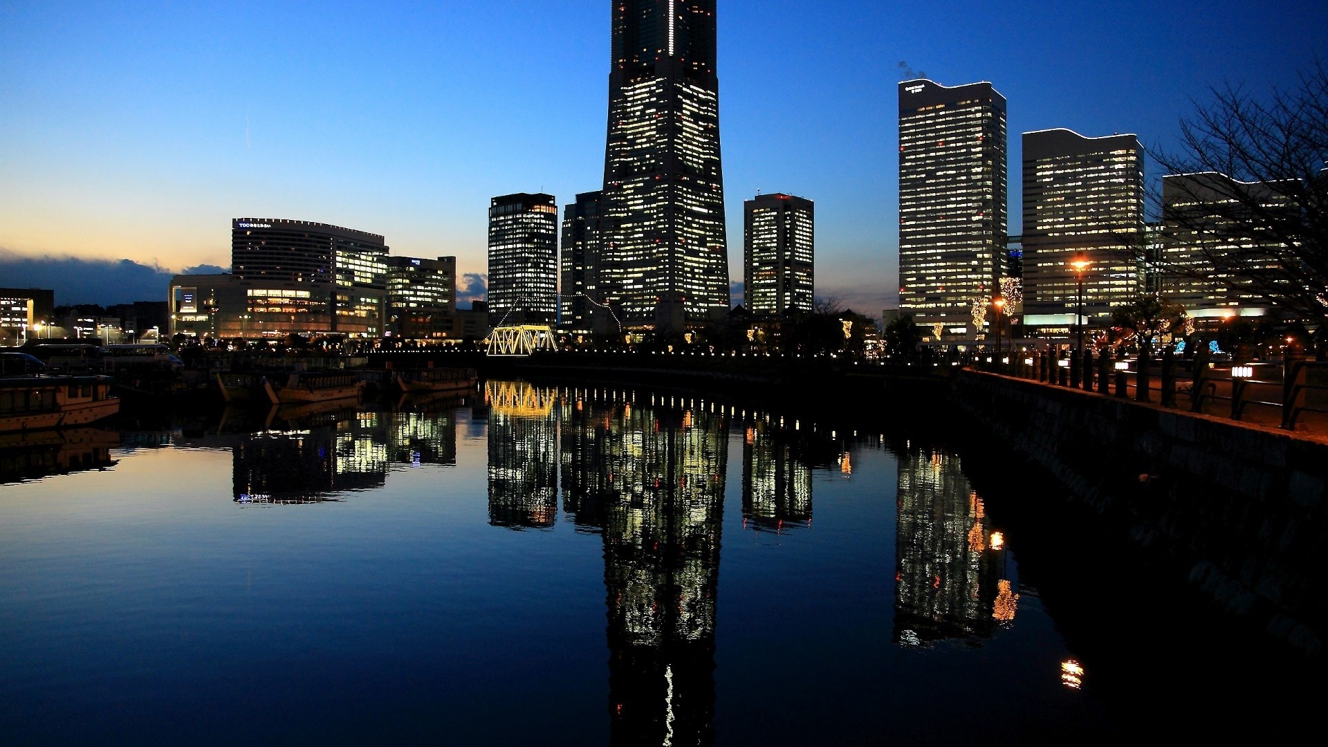 City of Yokohama skyline at dusk with reflections HD Wallpaper
