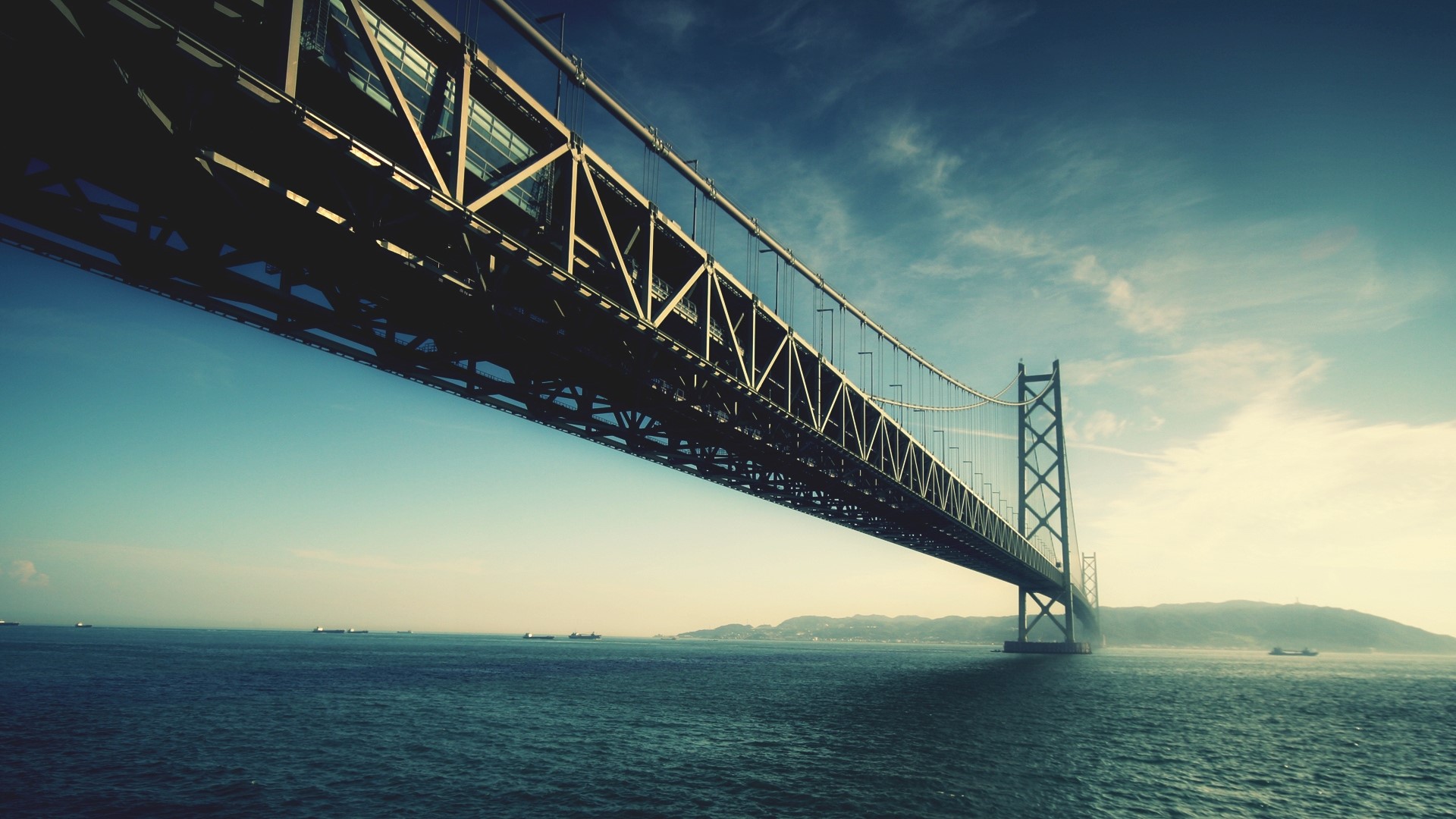 Akashi Kaikyo Bridge over the sea HD Wallpaper