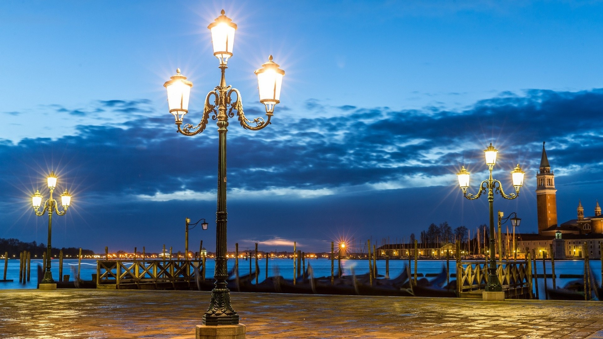 Venice Italy street lamps and gondolas at dusk HD Wallpaper