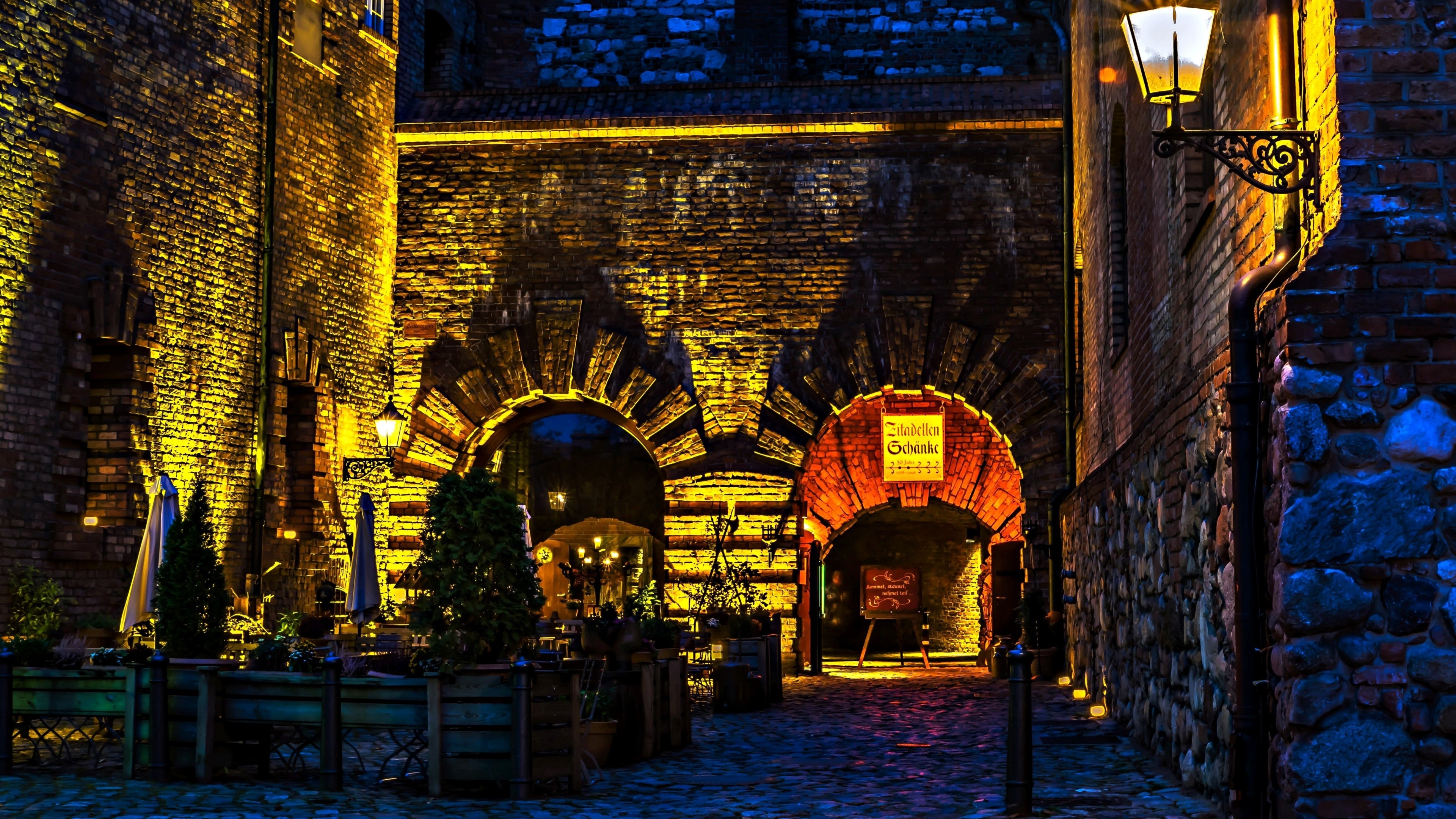 4K Berlin Alleyway at Night HD Wallpaper