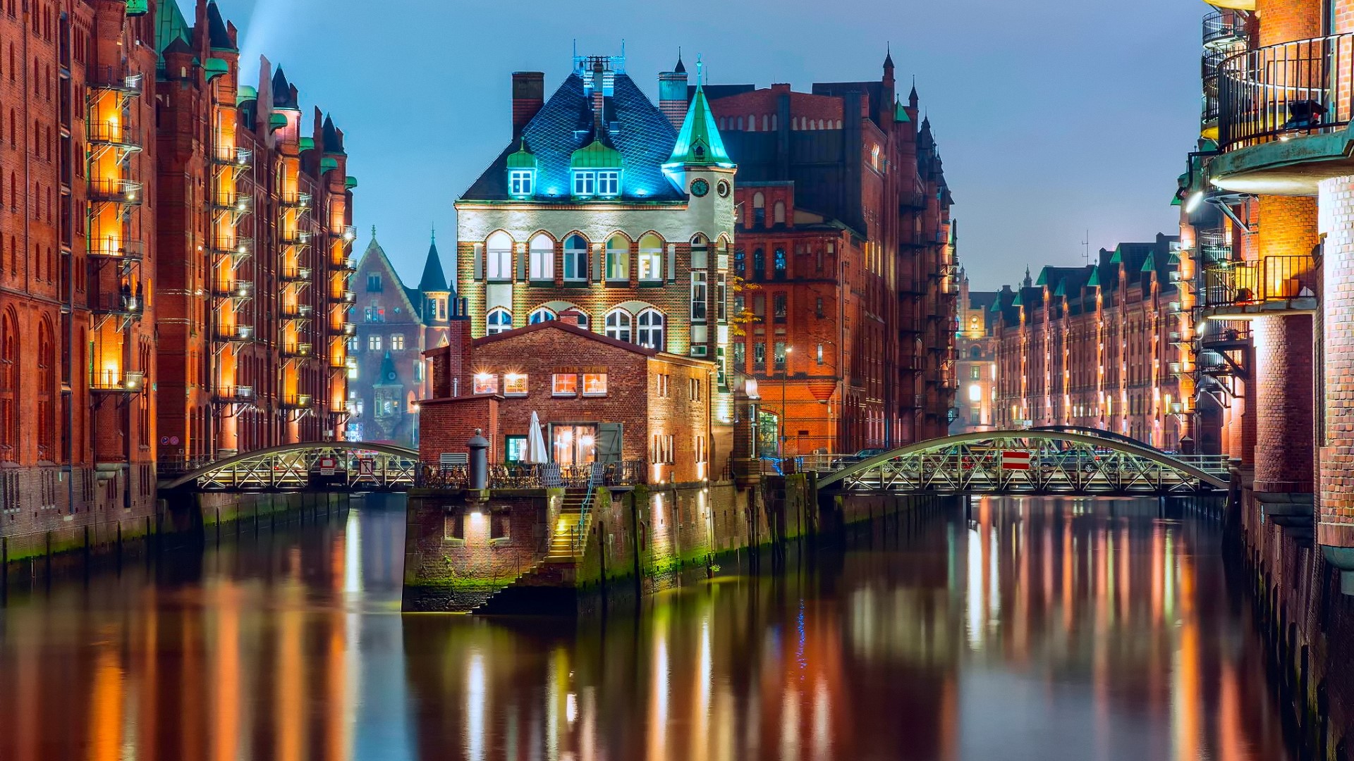 Hamburg Speicherstadt at night HD Wallpaper