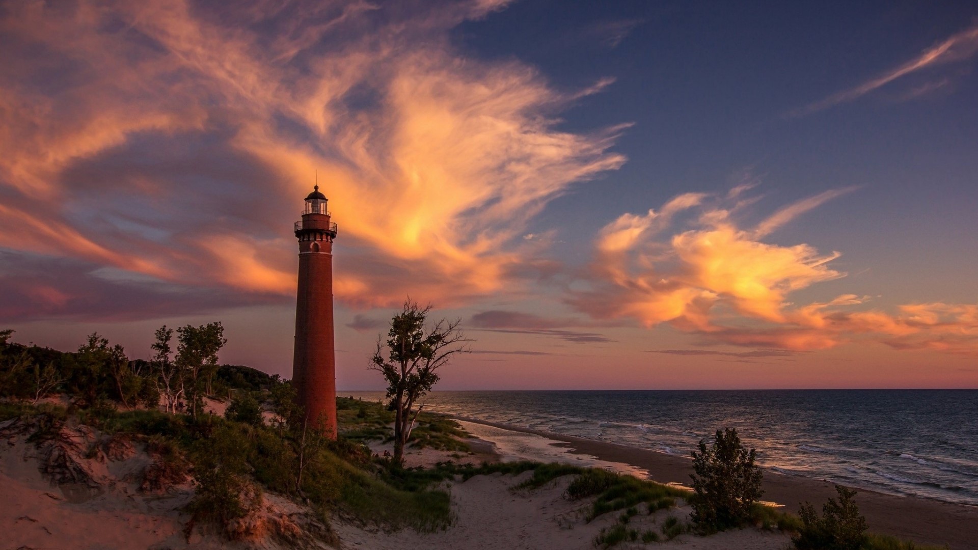 Little Sable Point Lighthouse at sunset HD Wallpaper