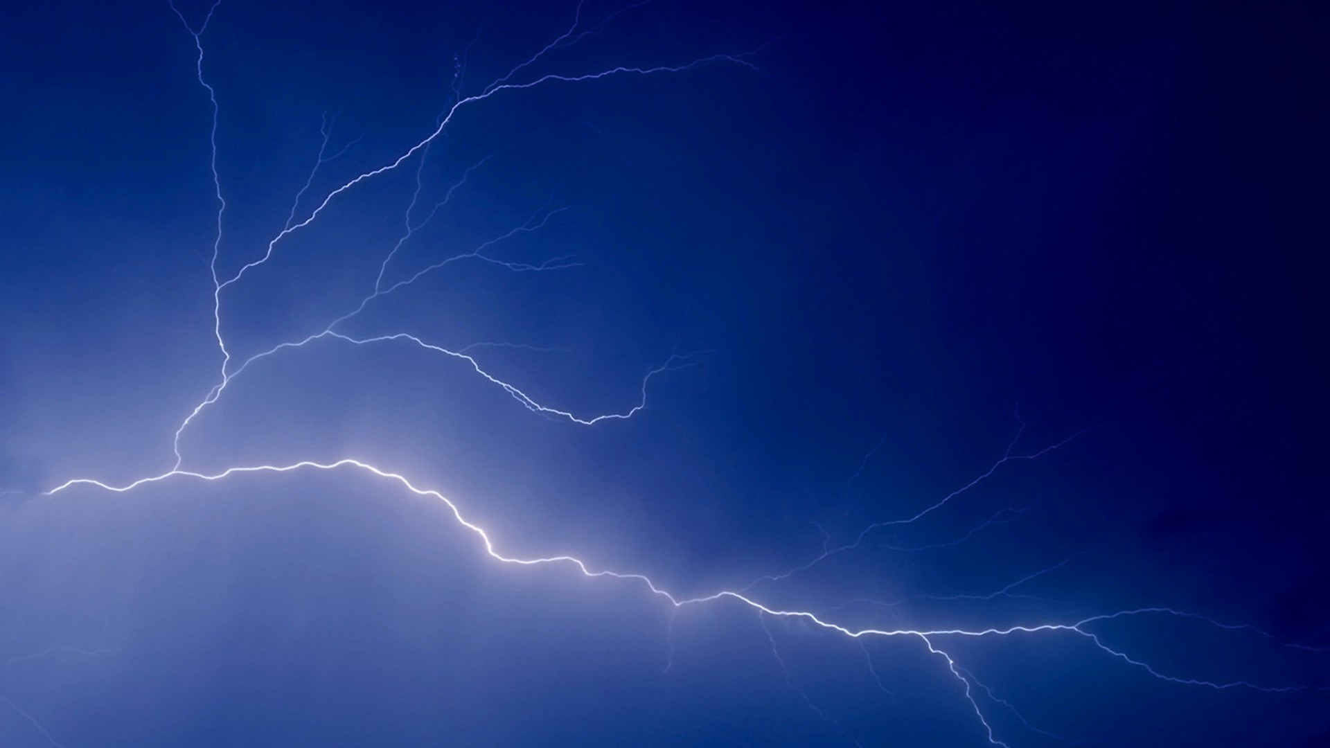 Lightning Strike in Dark Blue Sky HD Wallpaper