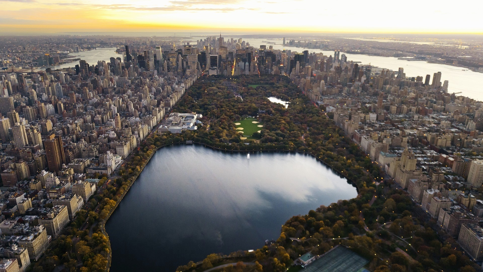 Aerial view of Central Park and New York City skyline HD Wallpaper