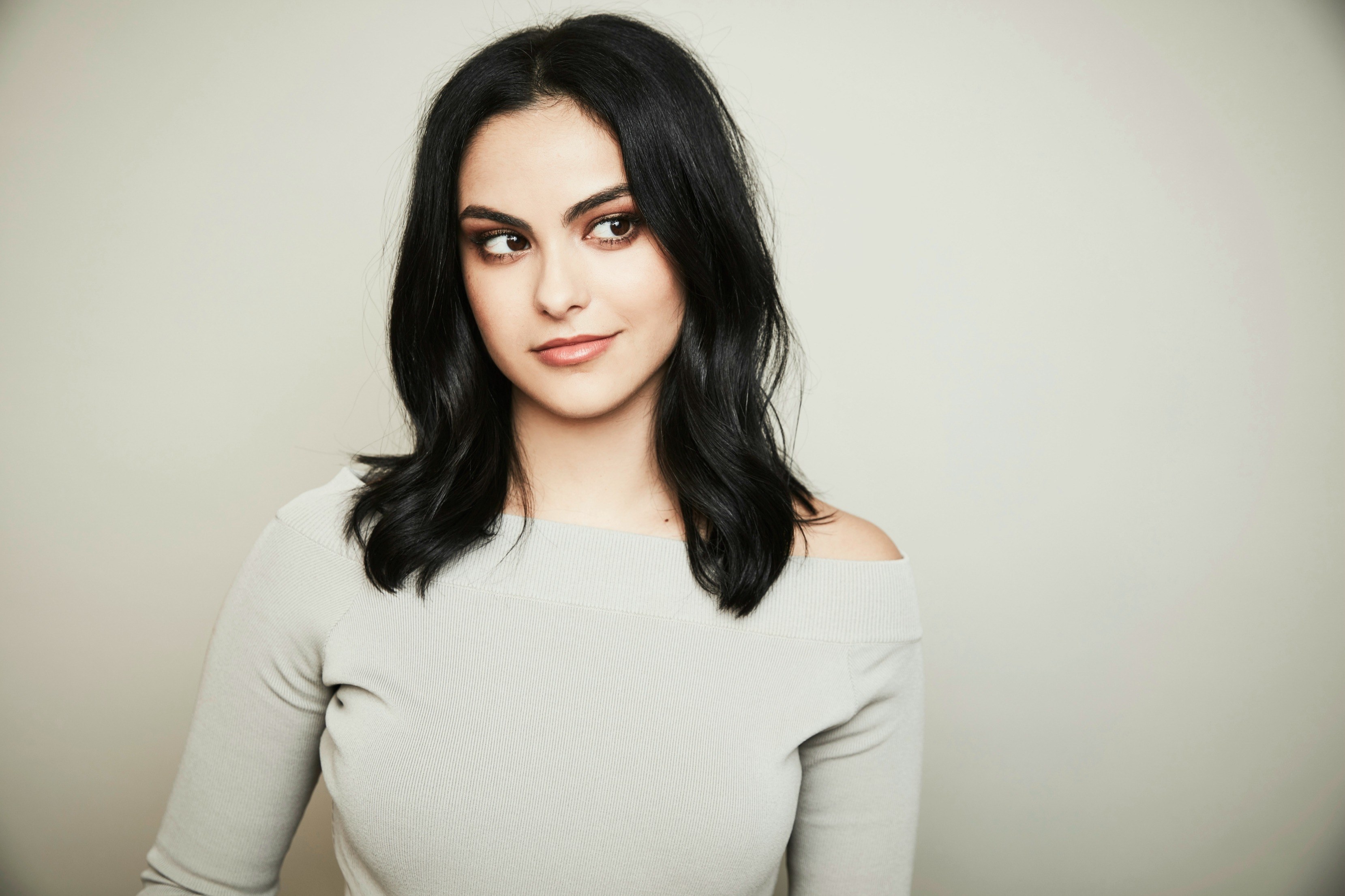 Camila Mendes HD Wallpaper