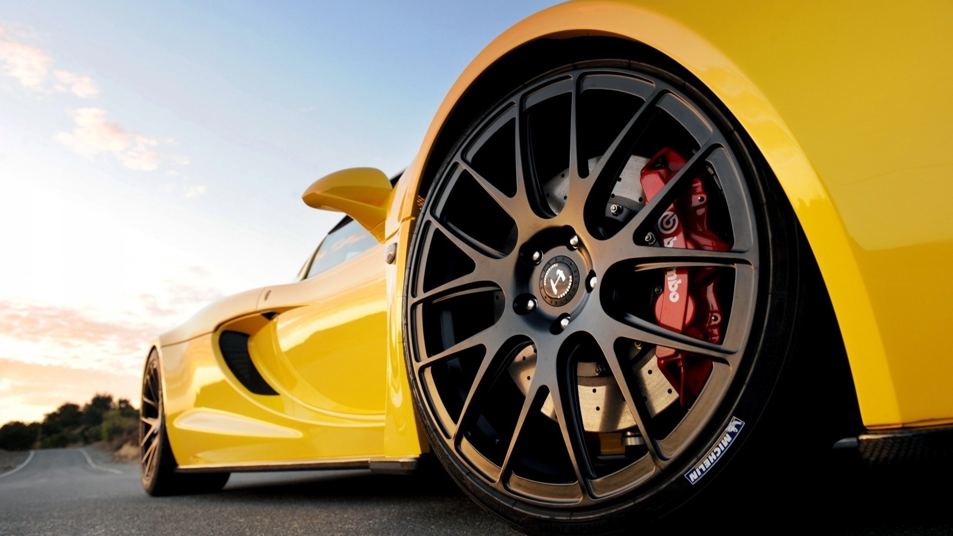 Yellow Hennessey Venom GT car wheel and brake HD Wallpaper