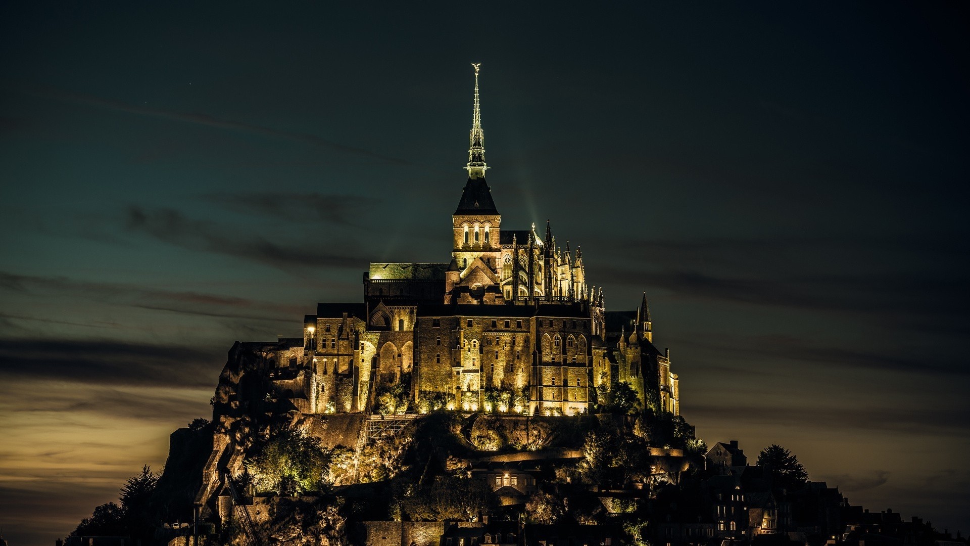 Mont Saint Michel at night HD Wallpaper