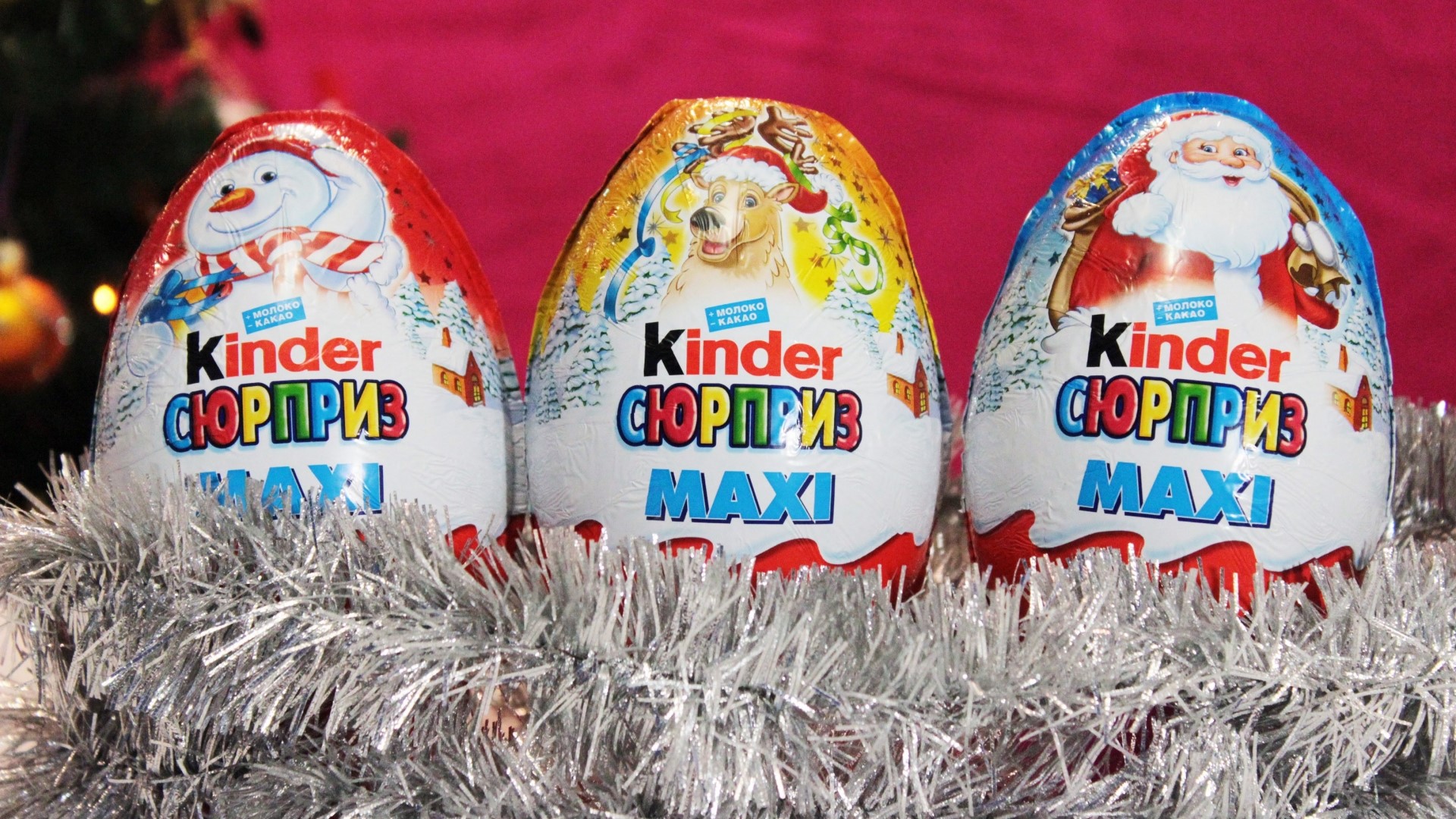 Kinder Surprise Maxi Christmas Edition HD Wallpaper
