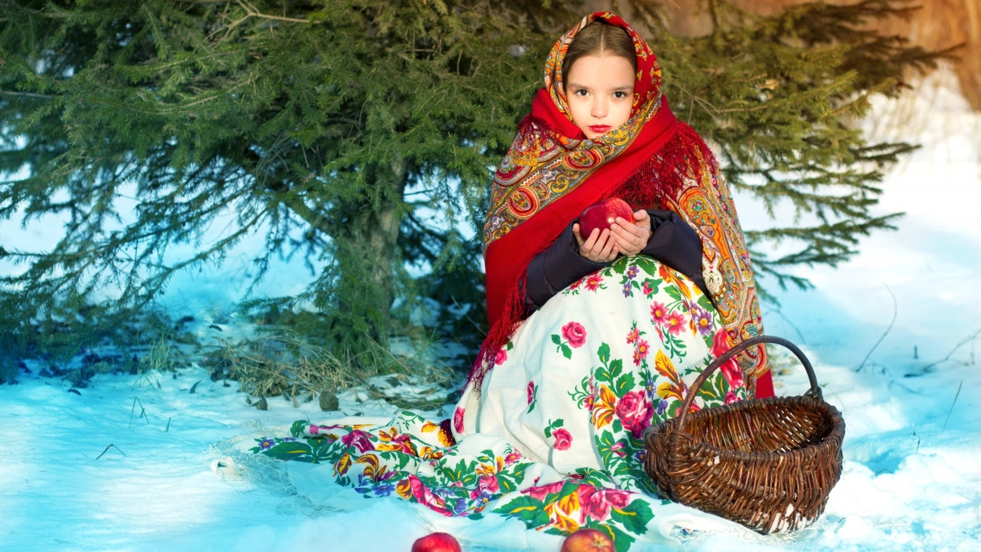 Girl in traditional Russian clothing holding an apple HD Wallpaper