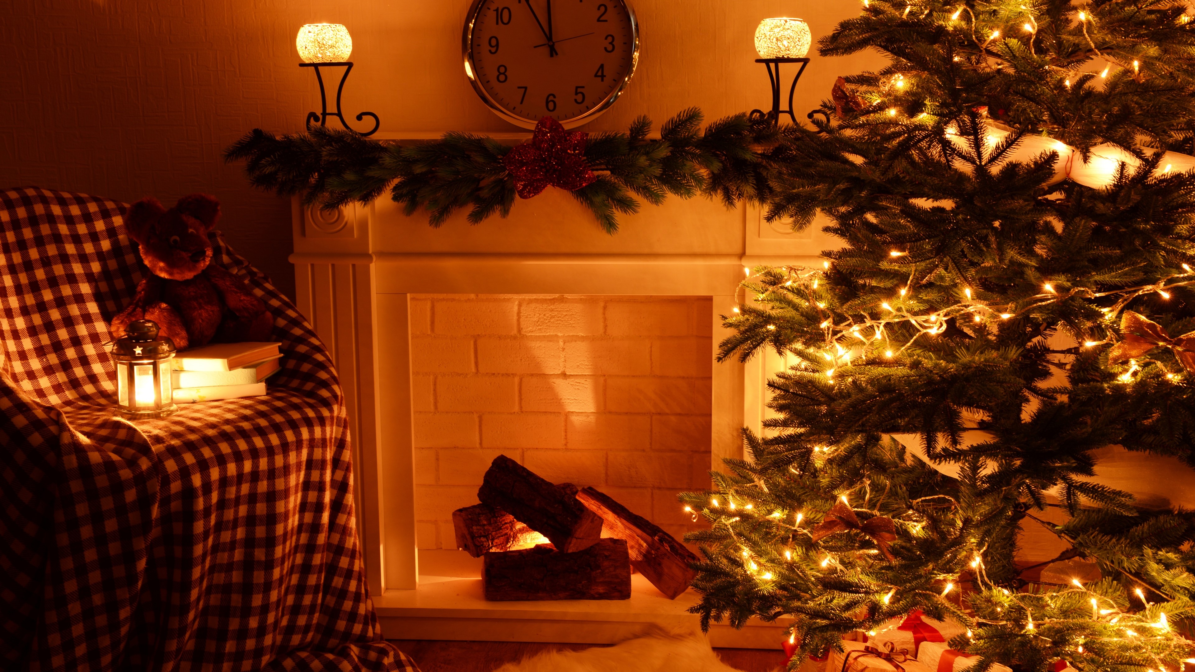 4K Christmas Fireplace and Tree HD Wallpaper