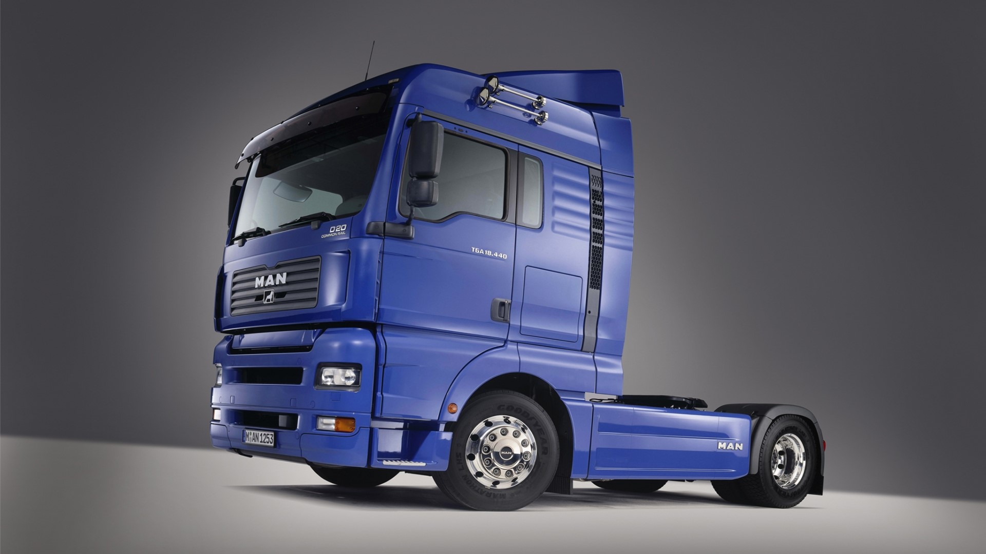 Blue MAN TGA 18.440 Semi-truck HD Wallpaper