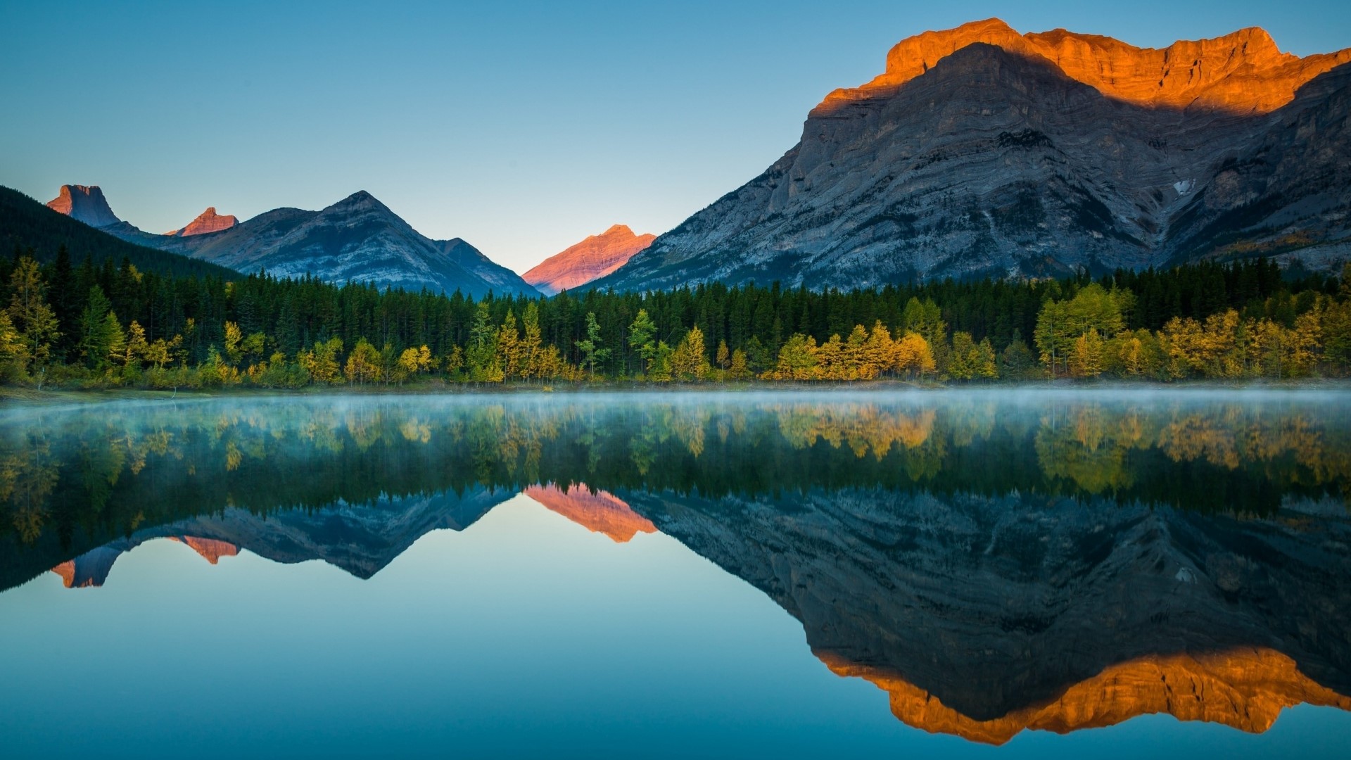 Mountain Reflection in Lake at Sunrise HD Wallpaper