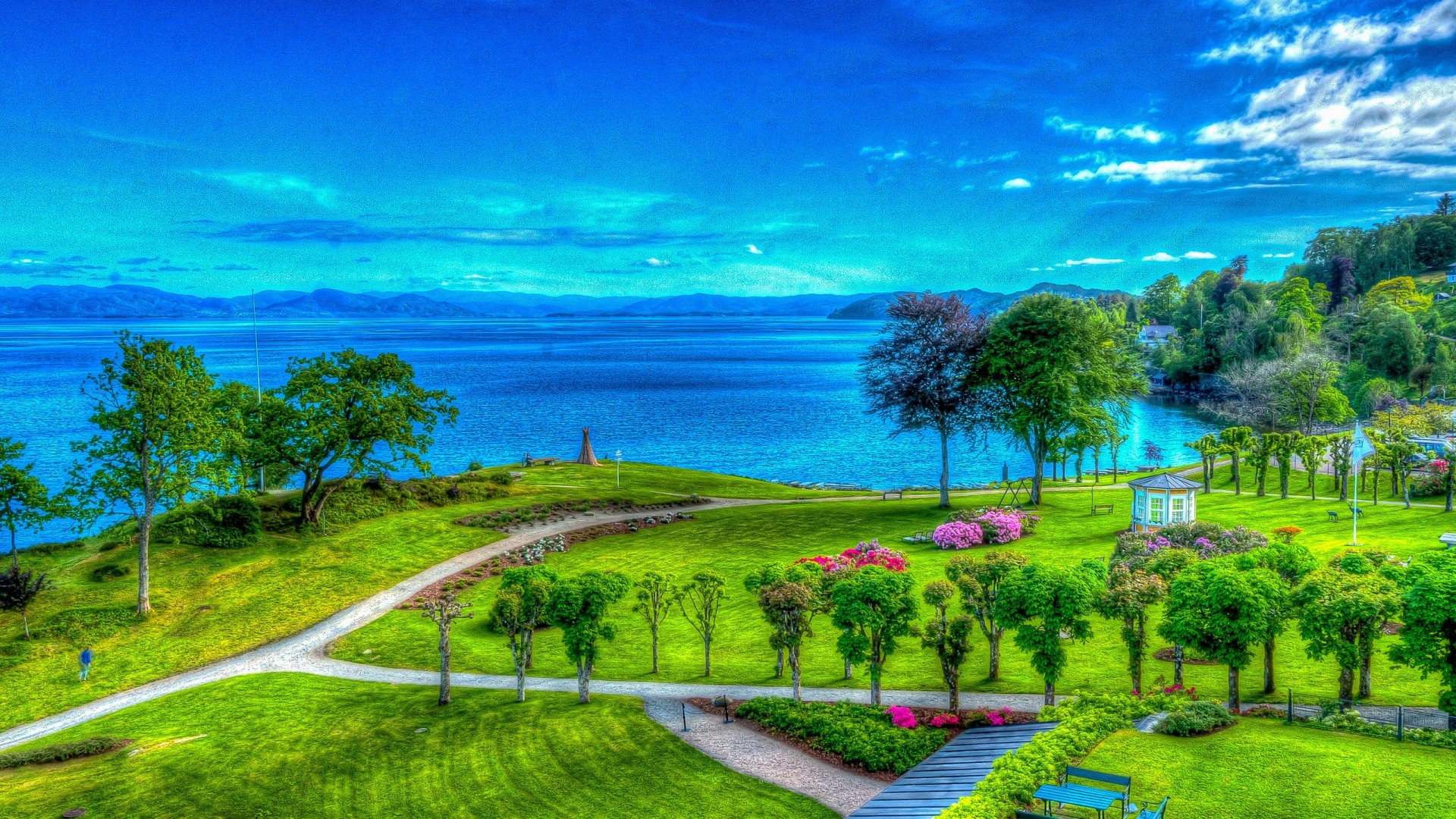 Park with lake and mountains HD Wallpaper