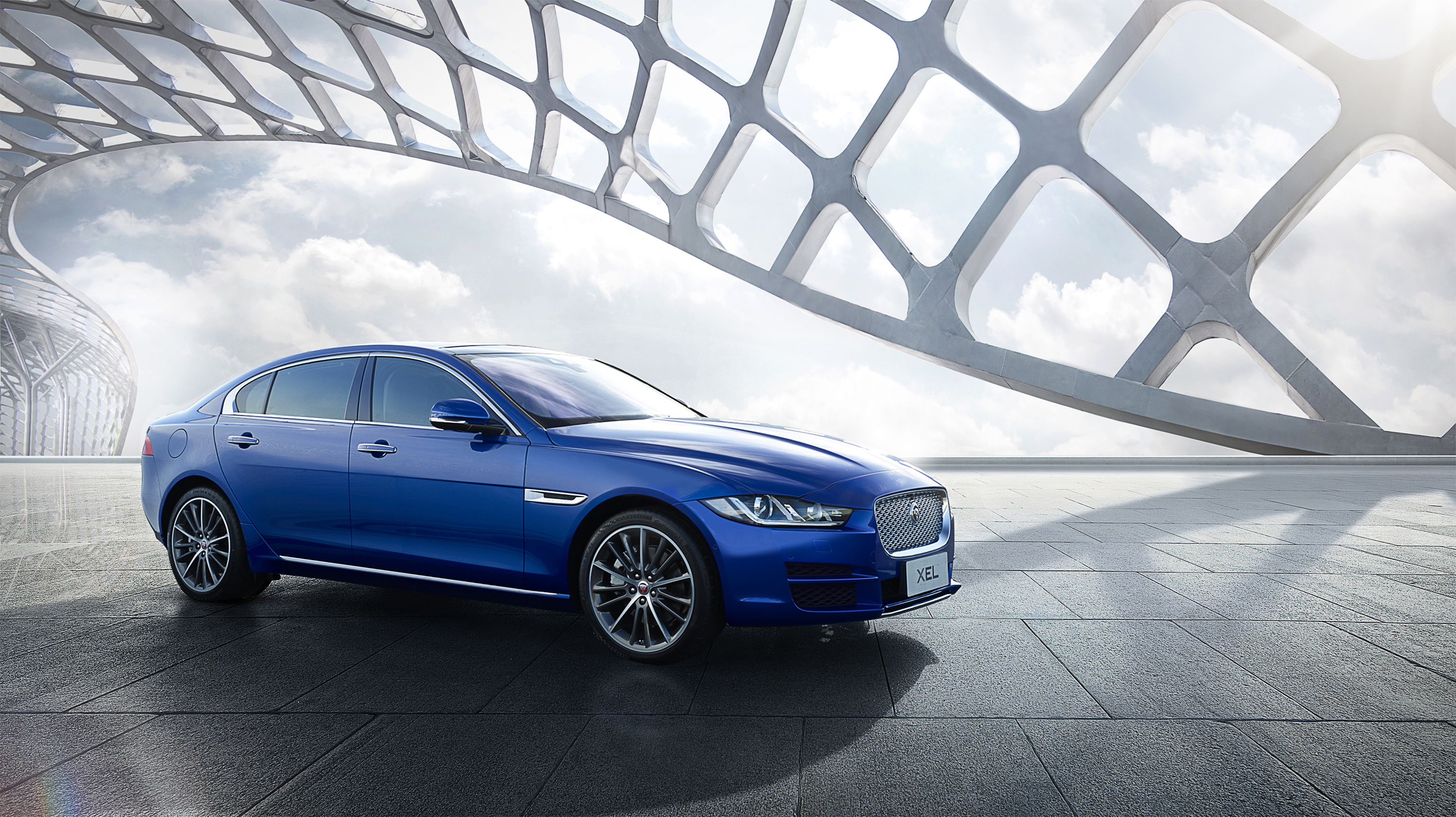 Blue 2018 Jaguar XEL sedan HD Wallpaper