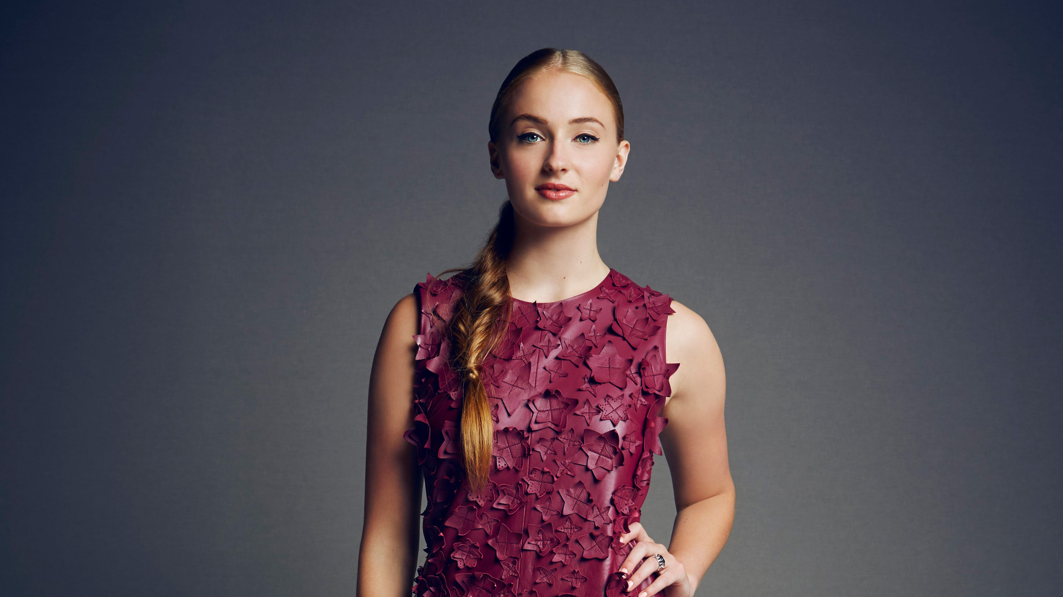 Sophie Turner HD Wallpaper