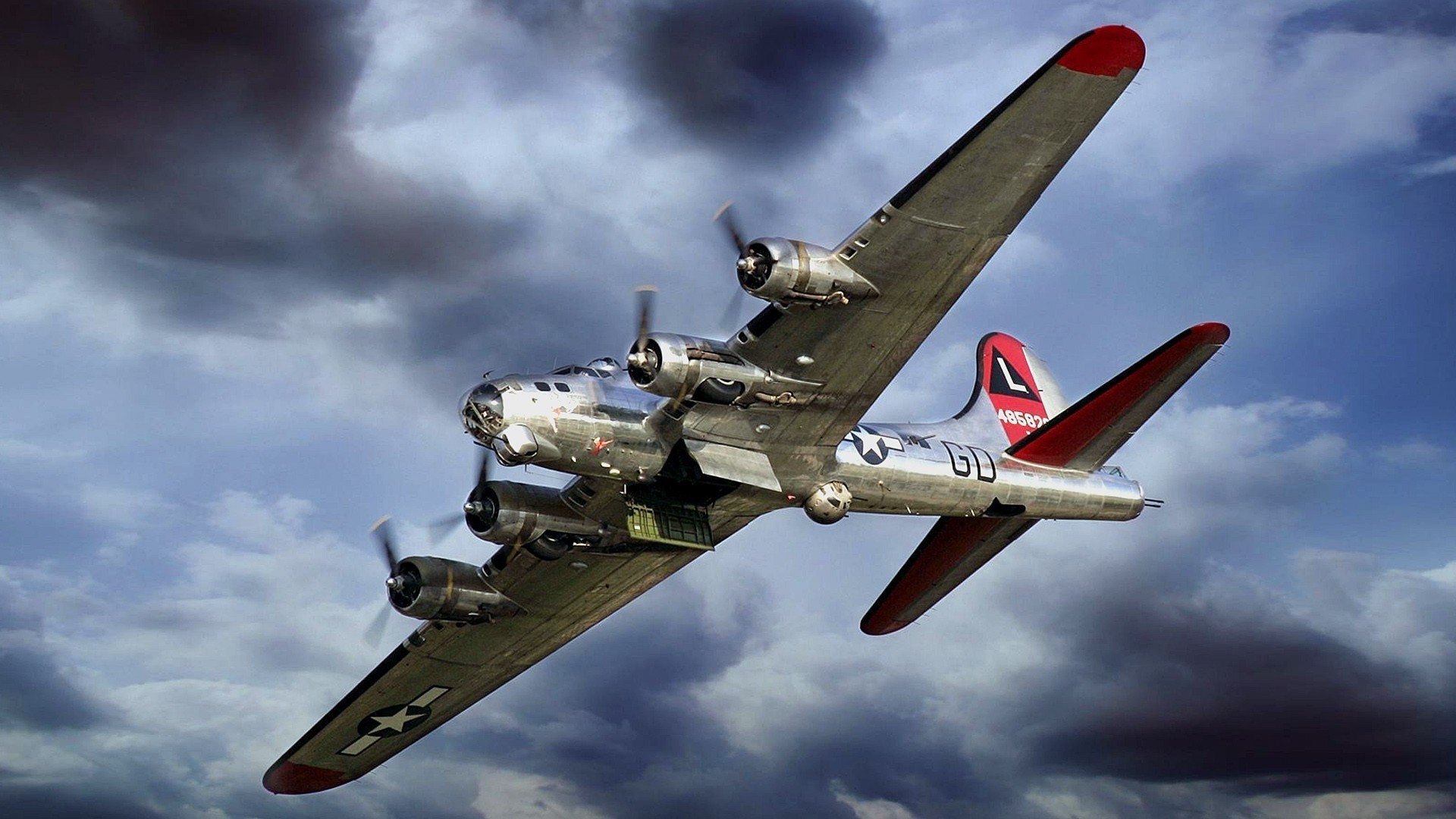 Boeing B-17 Flying Fortress in flight HD Wallpaper