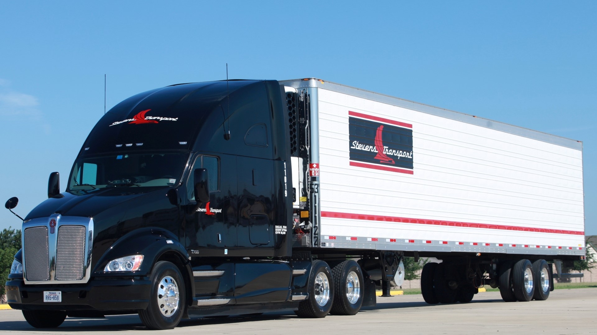 Black Kenworth T700 Truck with Stevens Transport Trailer HD Wallpaper