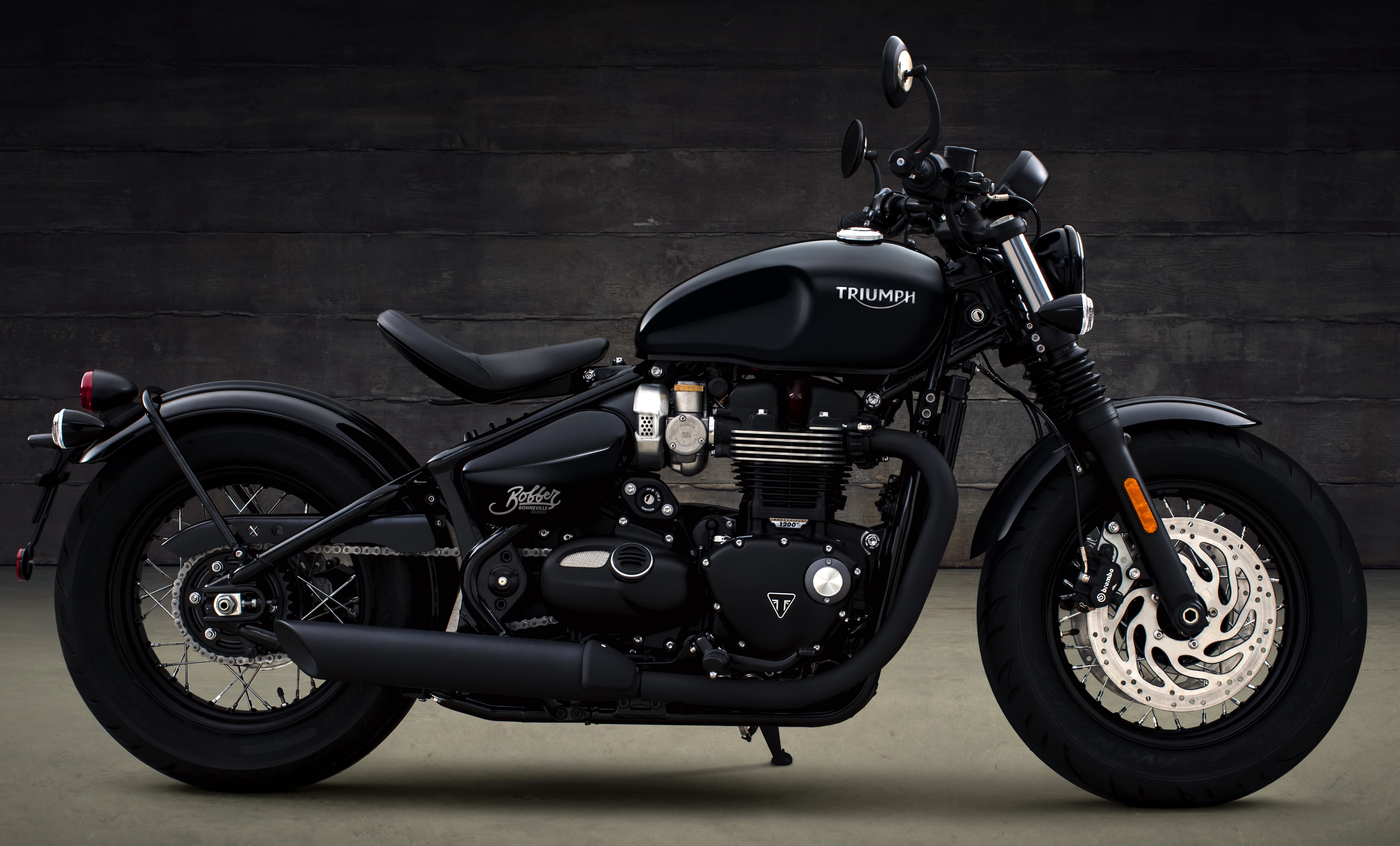 4K 2018 Triumph Bonneville Bobber Motorcycle HD Wallpaper