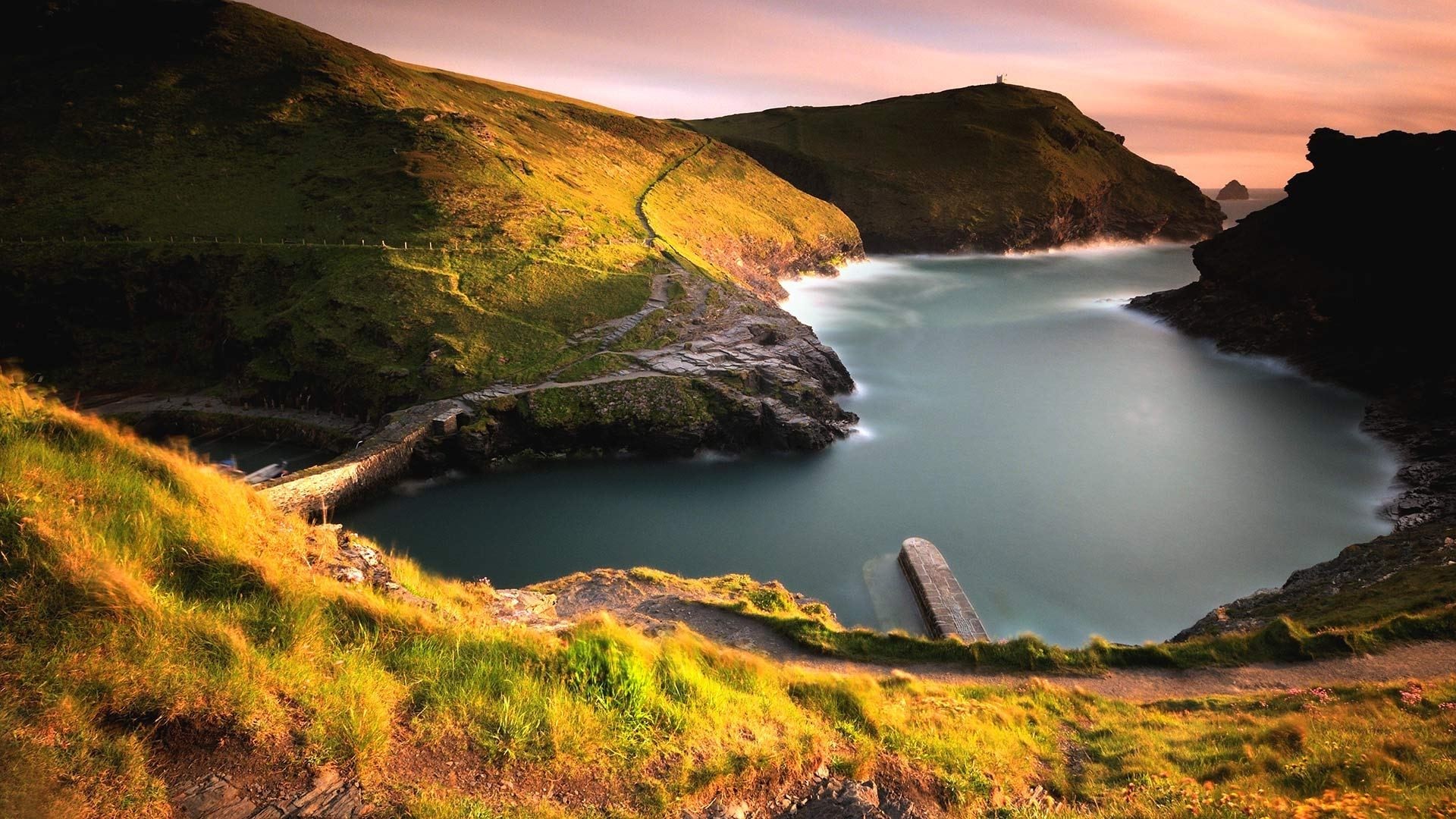 Boscastle Harbour at sunset with a stone bridge HD Wallpaper