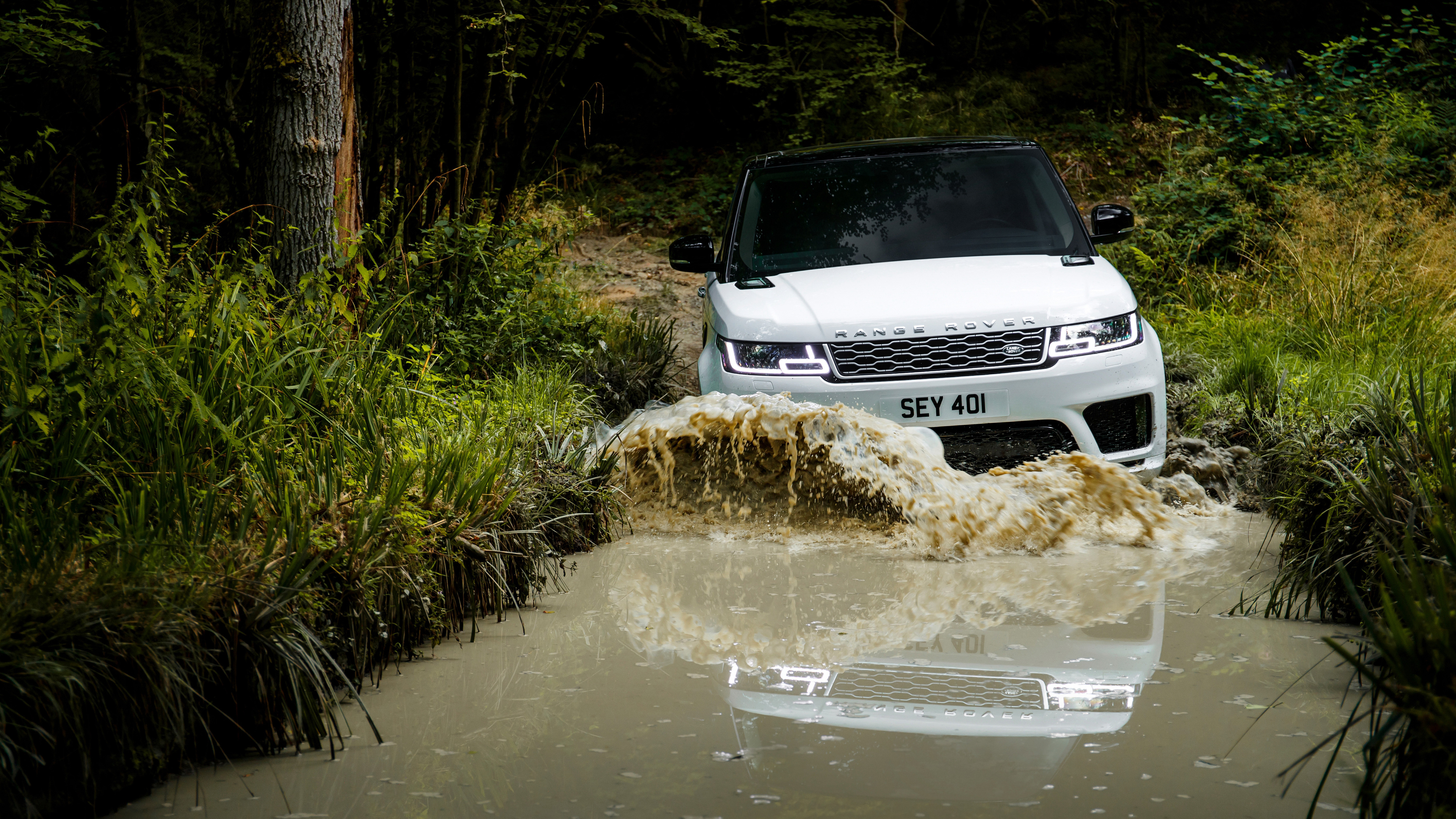 4K Off-roading Range Rover Sport P400e Autobiography HD Wallpaper