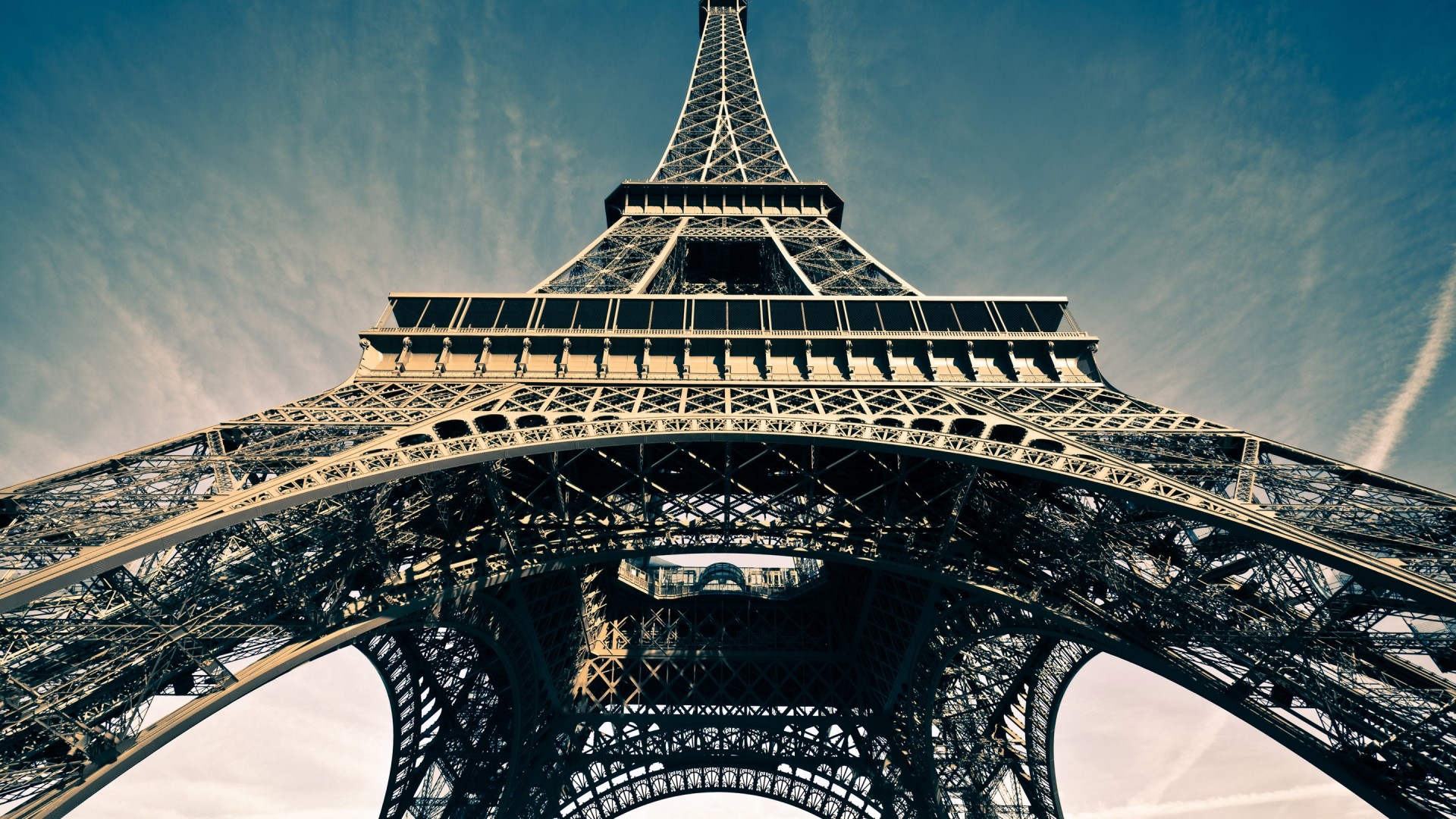 Eiffel Tower in Paris HD Wallpaper
