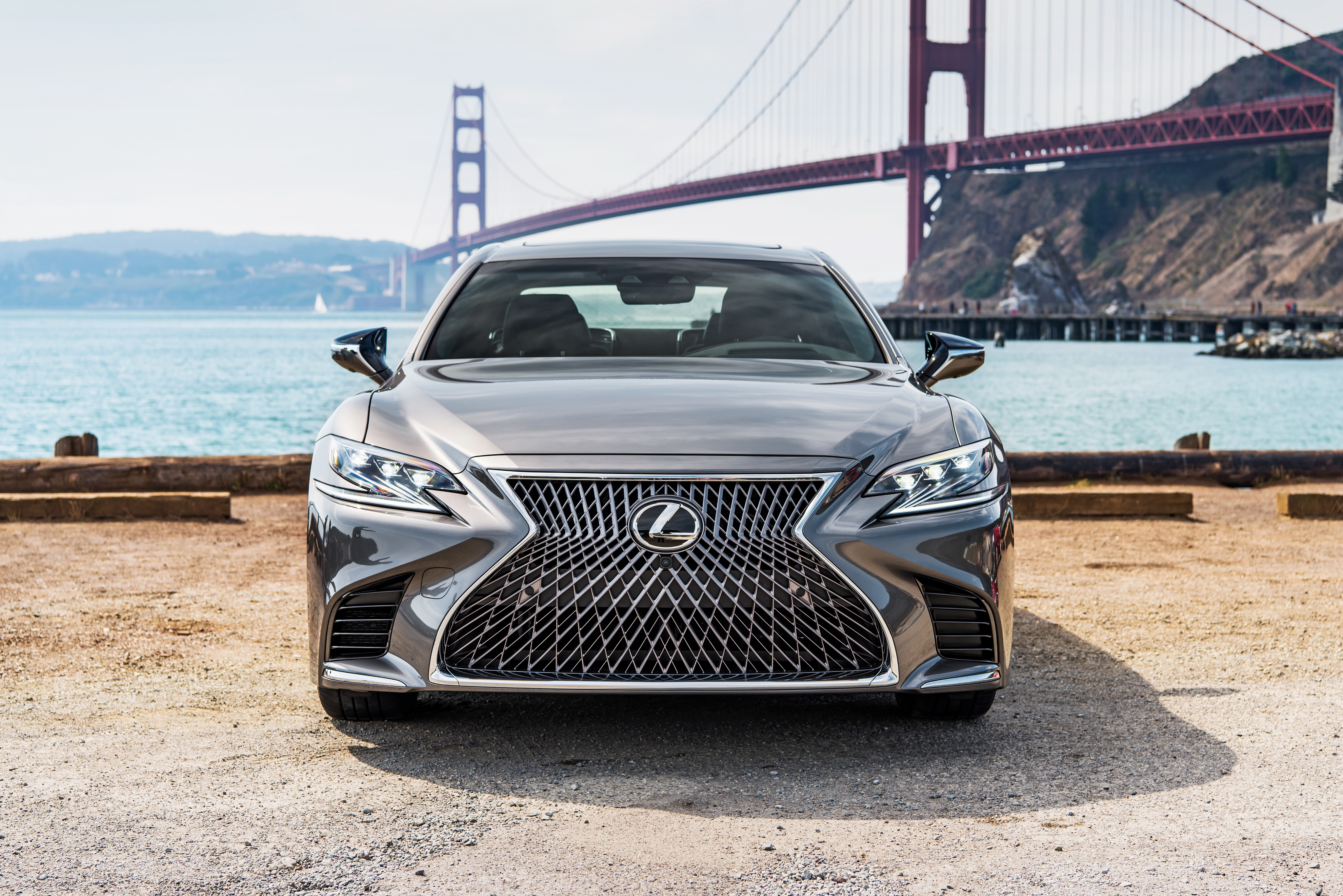 4K Lexus LS 500 in San Francisco HD Wallpaper