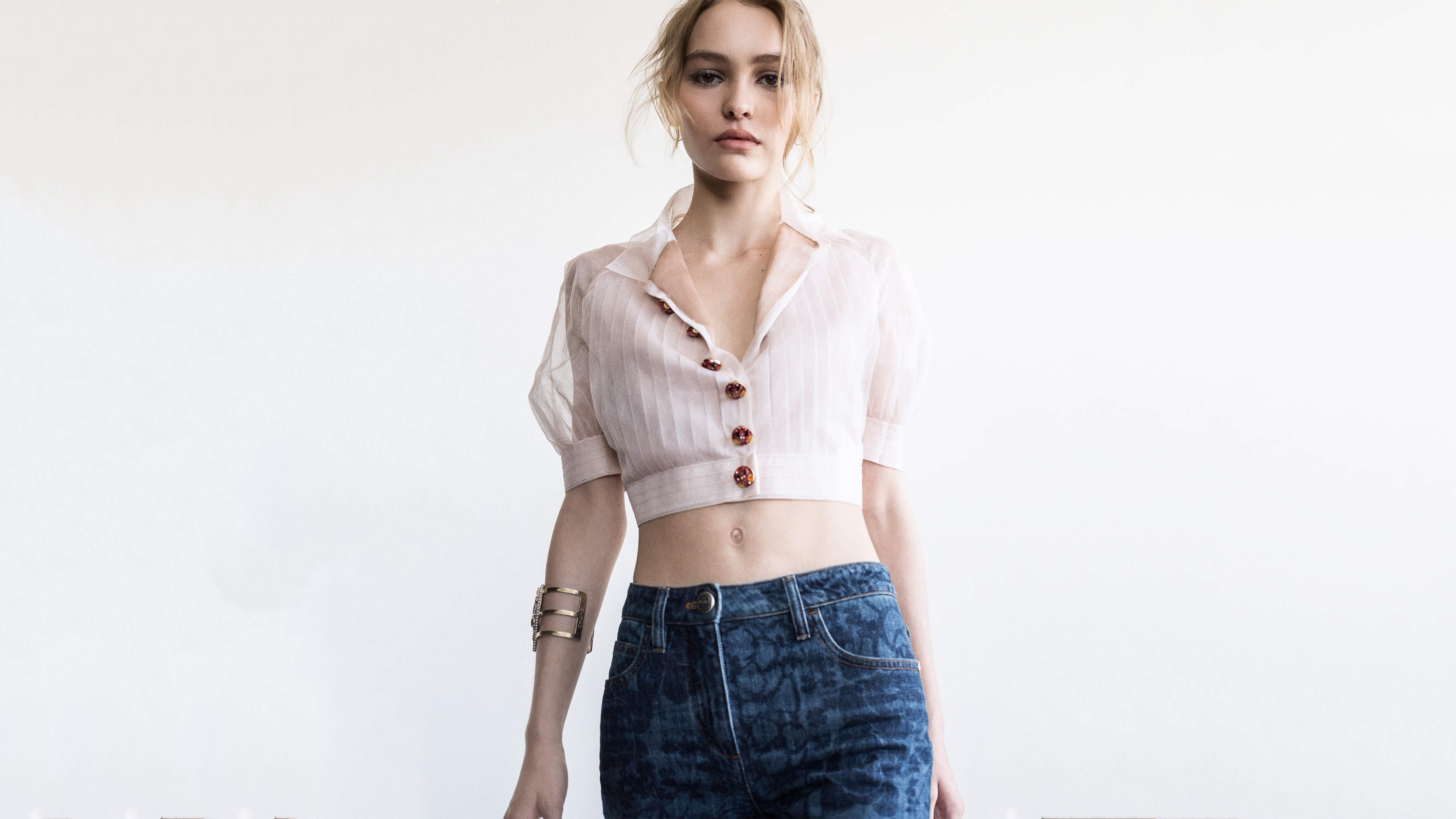 Lily-Rose Depp in 4K HD Wallpaper