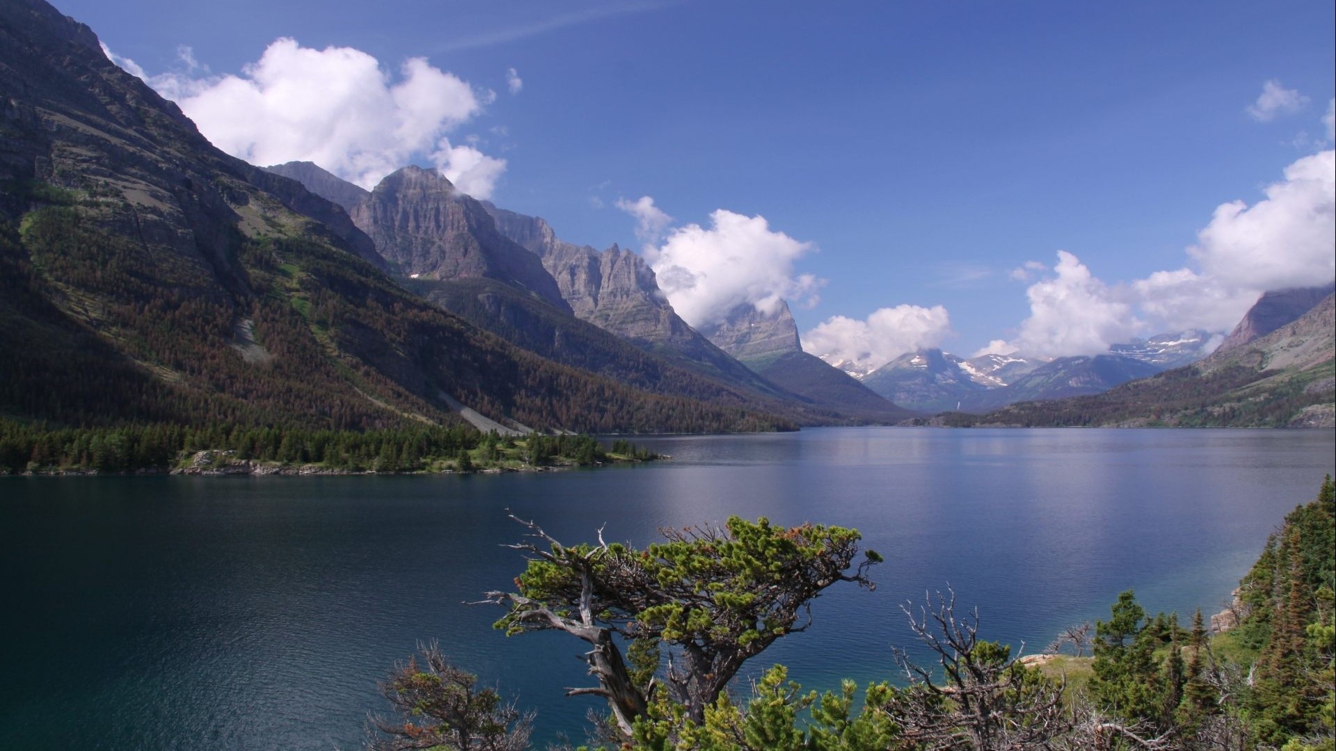 St. Mary Lake in Glacier National Park HD Wallpaper