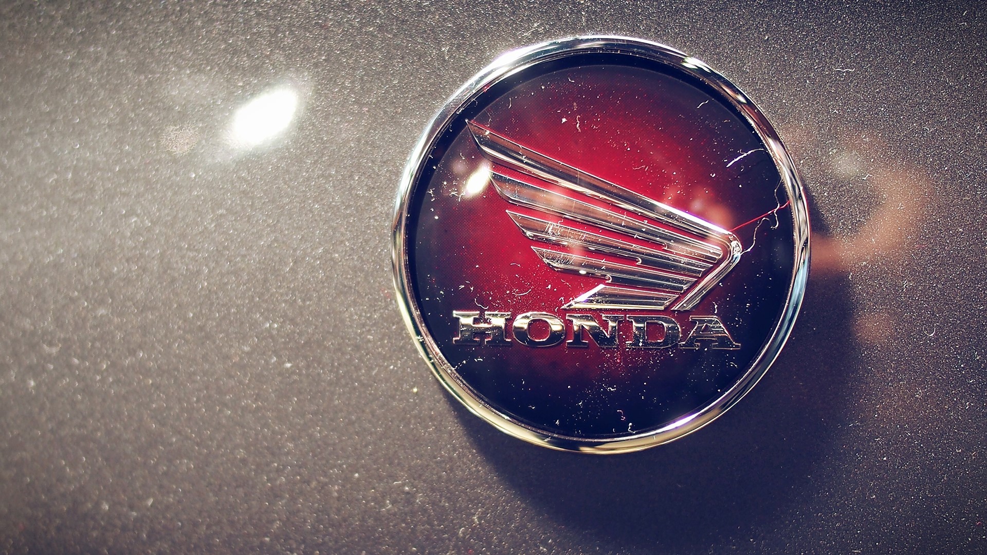 Honda logo on a car HD Wallpaper