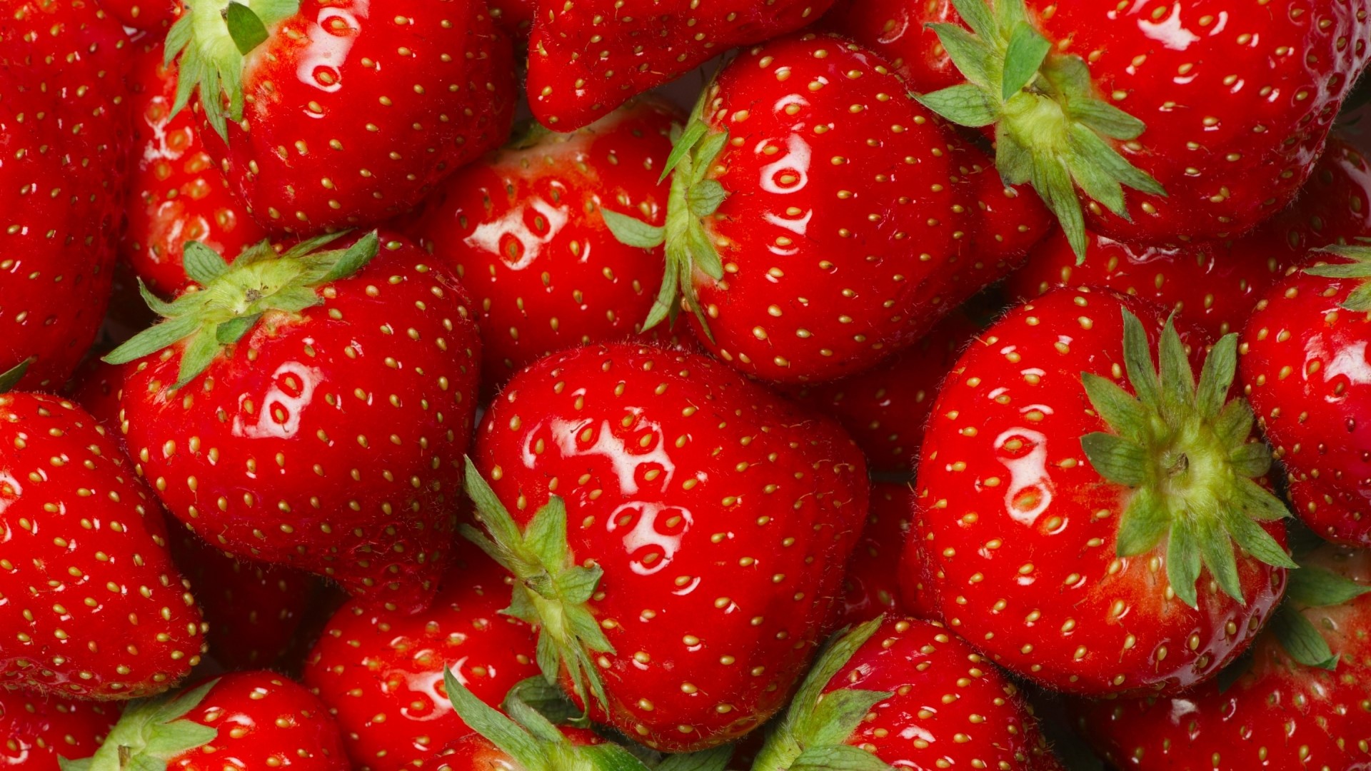 Red Strawberries HD Wallpaper