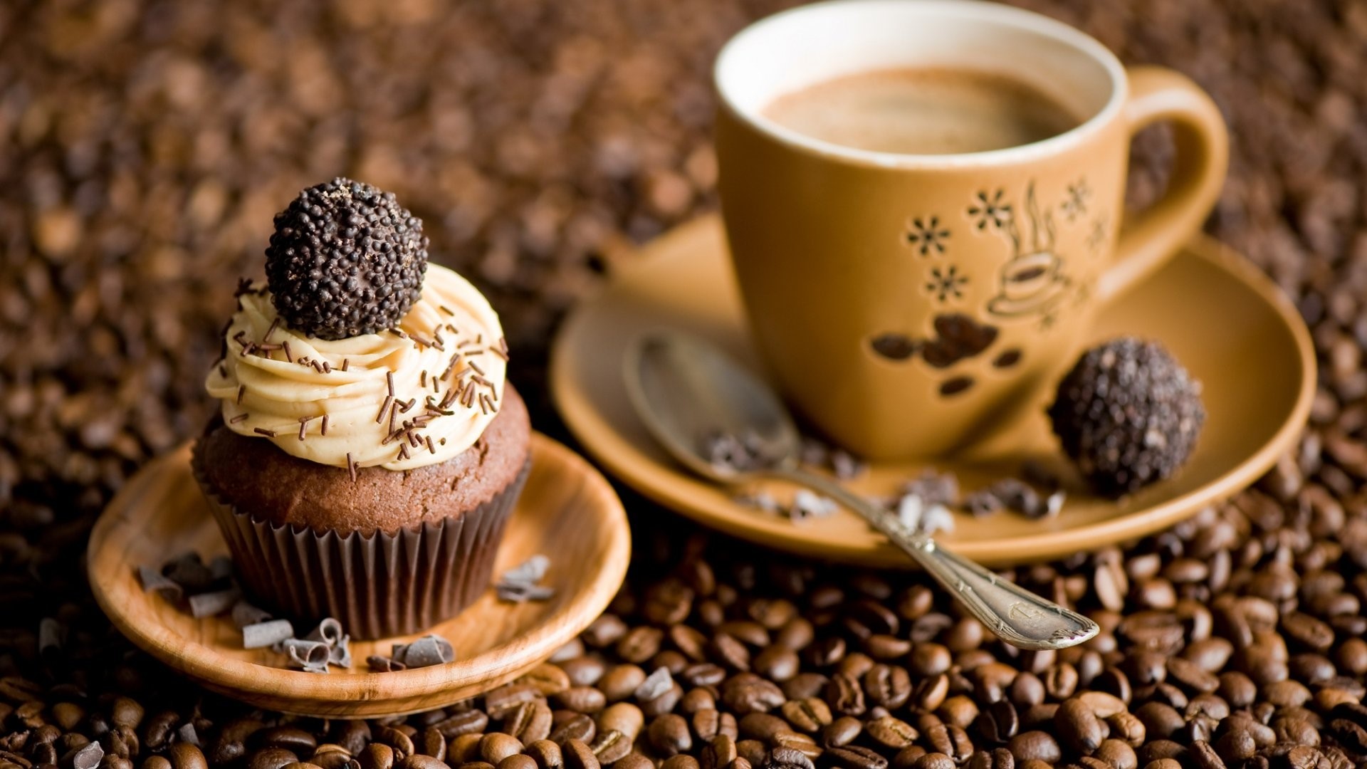 Cup of Coffee and Chocolate Cupcake with Coffee Beans HD Wallpaper
