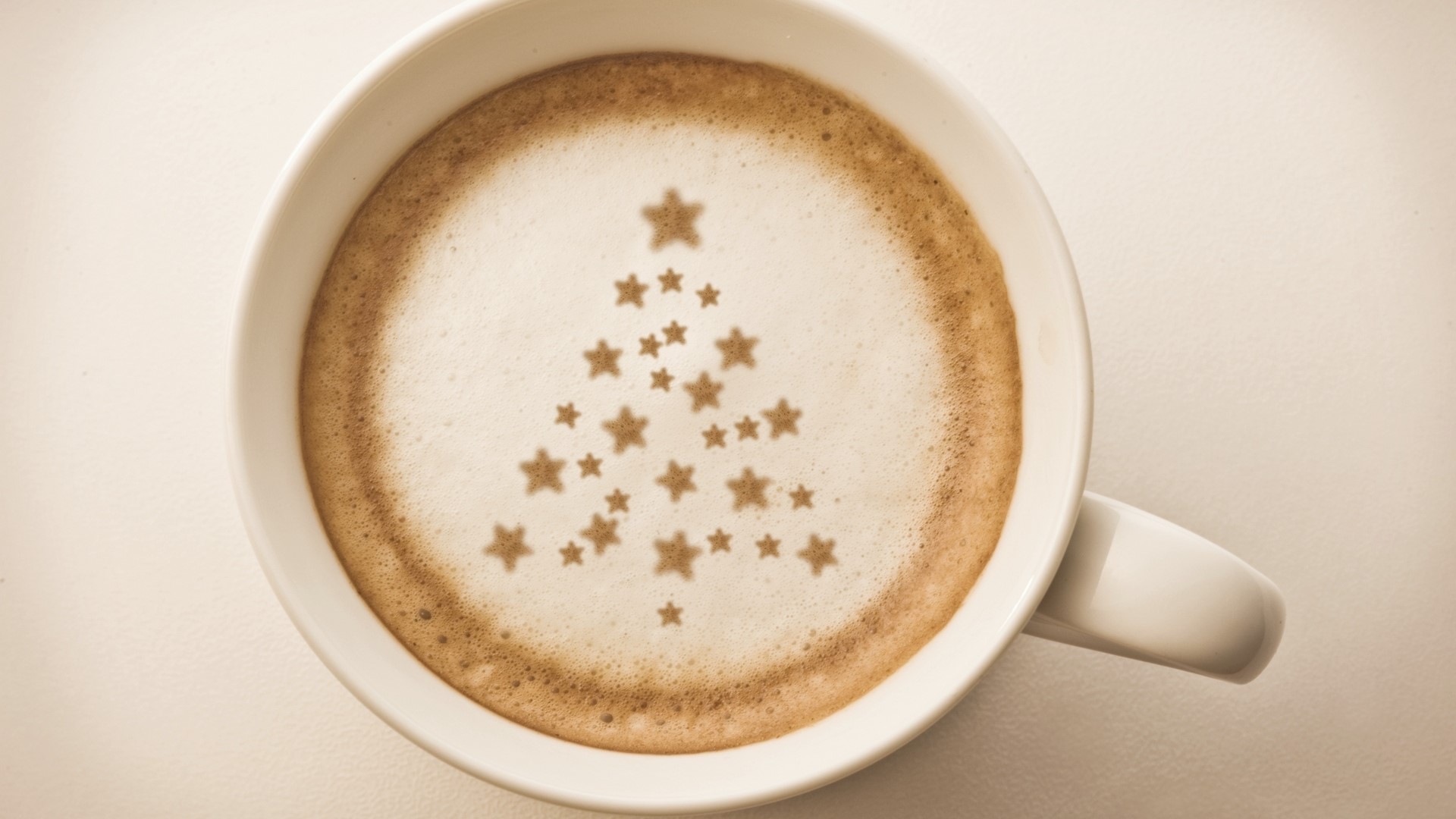 Coffee with Christmas Tree Foam Art HD Wallpaper