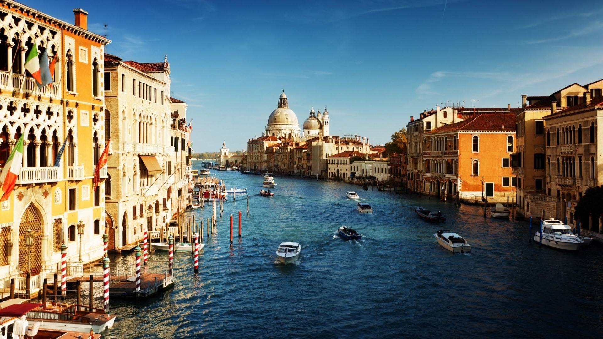 Venice Canal with Buildings and Boats HD Wallpaper