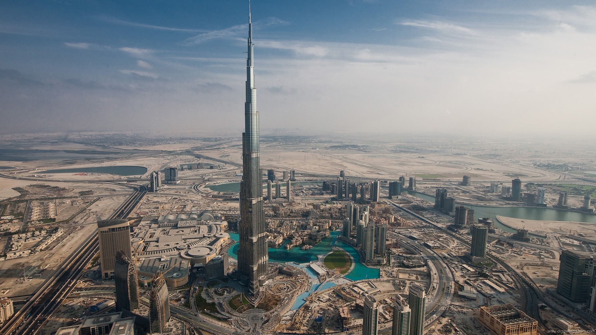 Burj Khalifa tower in Dubai HD Wallpaper