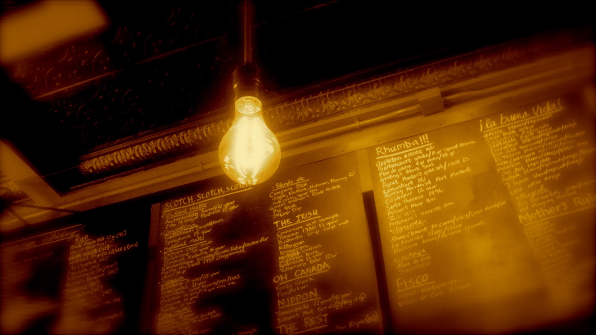 Menu board with light bulb HD Wallpaper