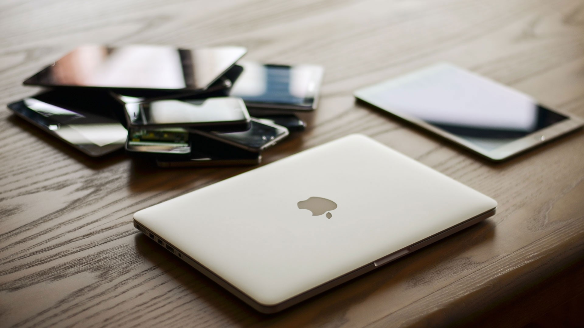 Apple Laptop and Tablets on Wooden Table HD Wallpaper