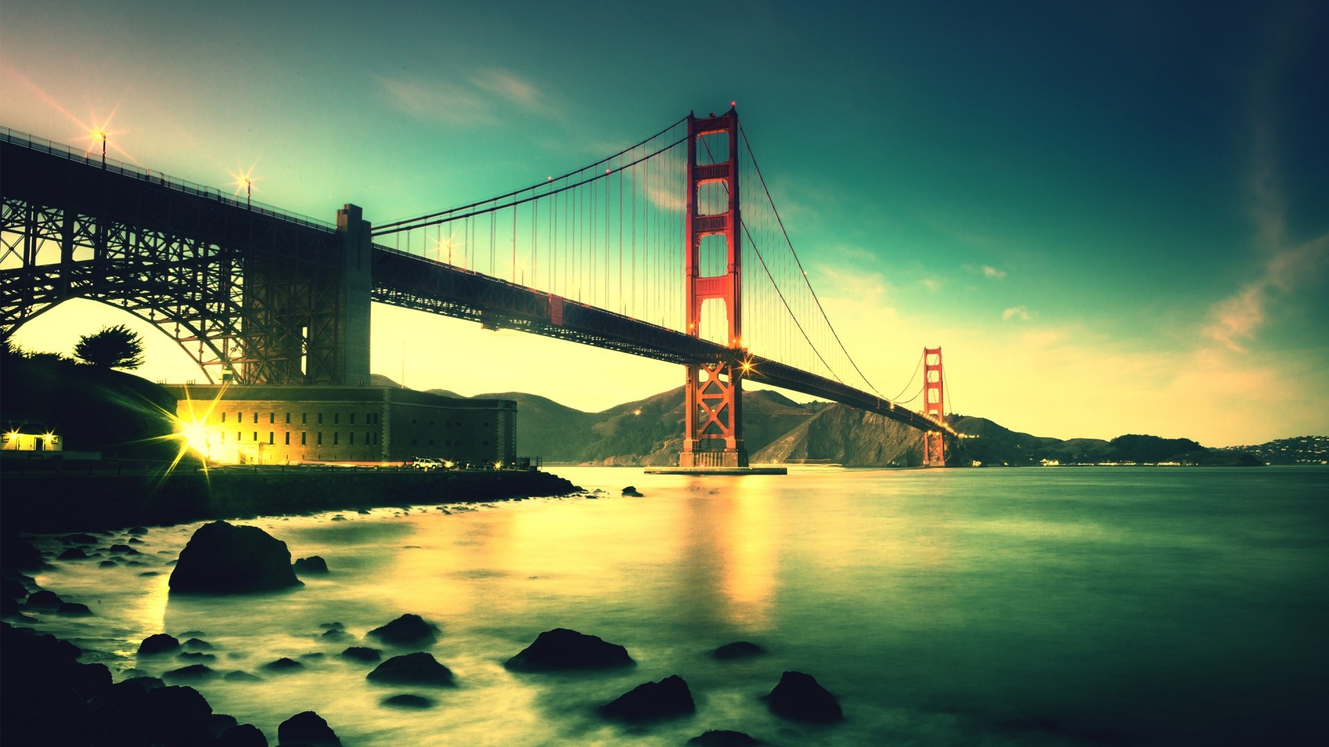 Golden Gate Bridge at sunset HD Wallpaper